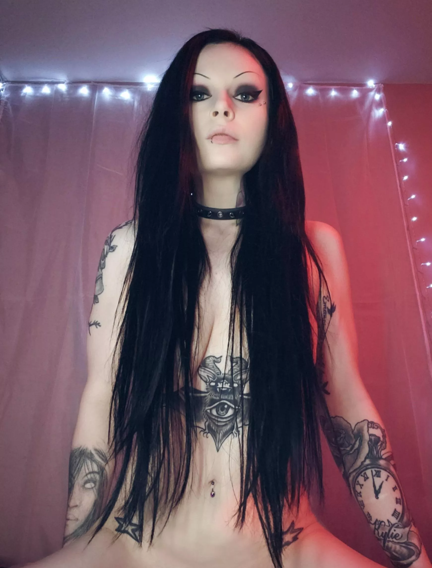 Succubus ⸸ posted by xmissxlilith