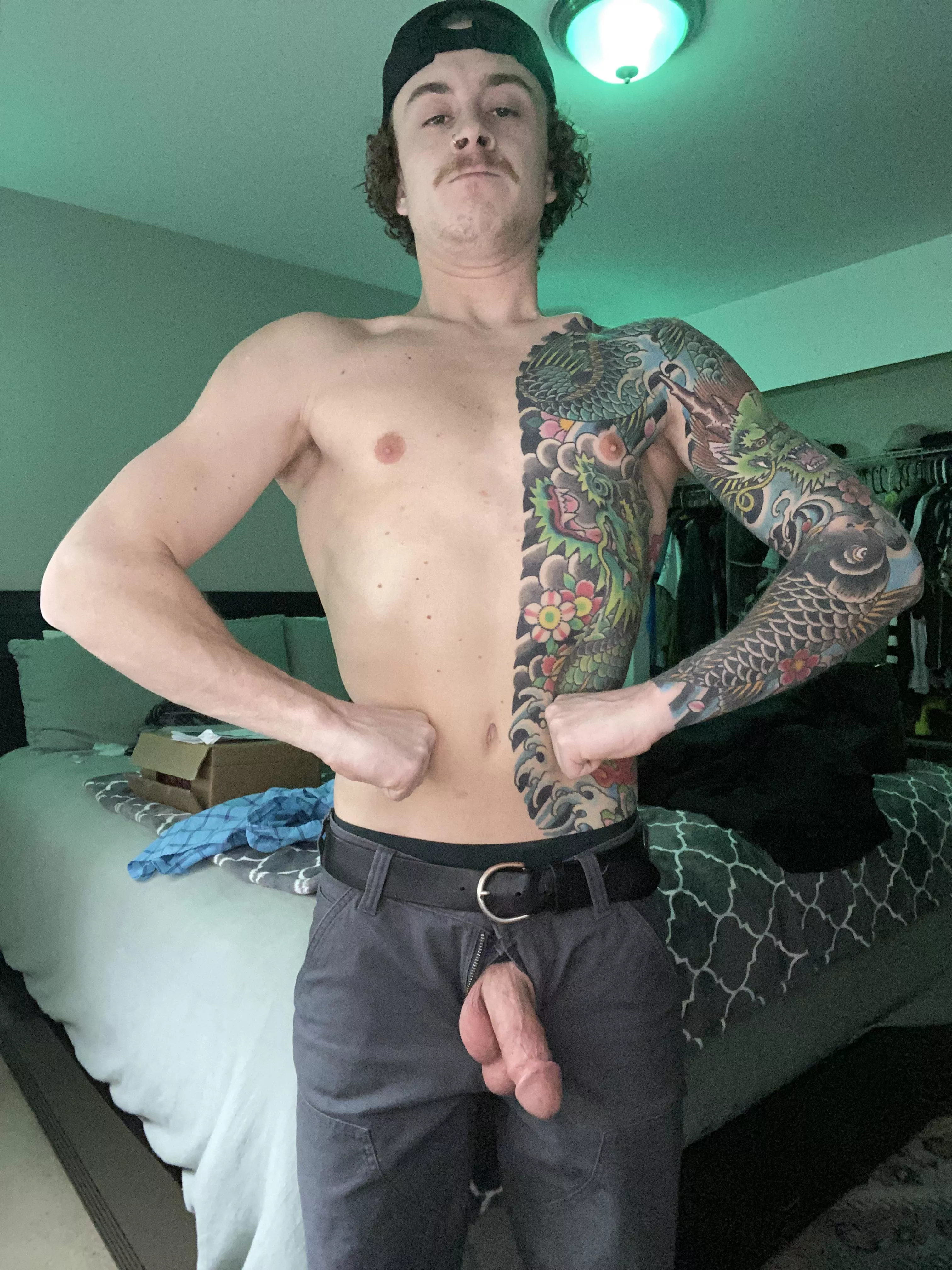 Suck my cock and sniff my balls posted by KinkyKings444