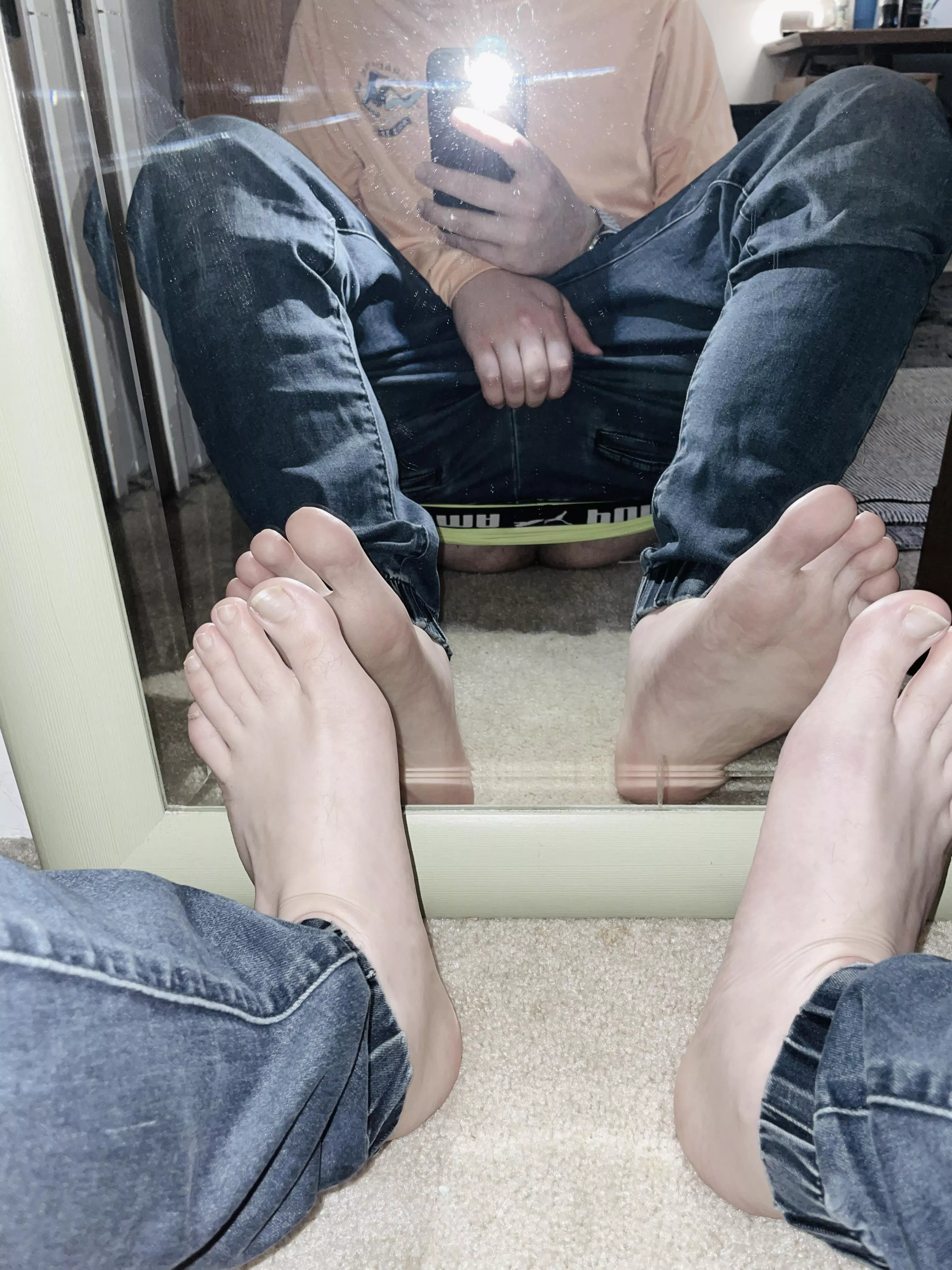 Suck my feet, gay boys posted by throwwawayy7765