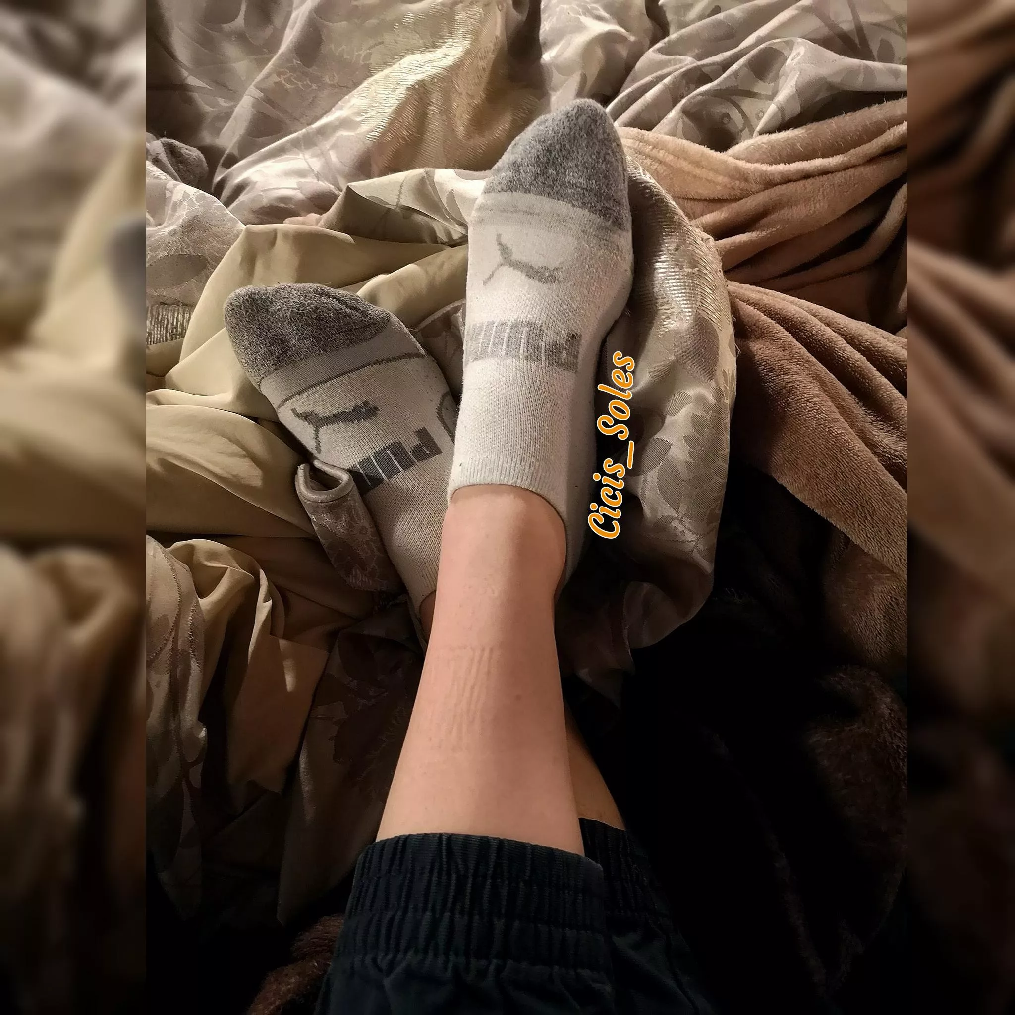 Suck on my sweaty, moist socks. 💦🧦👅 posted by Cicis_Soles