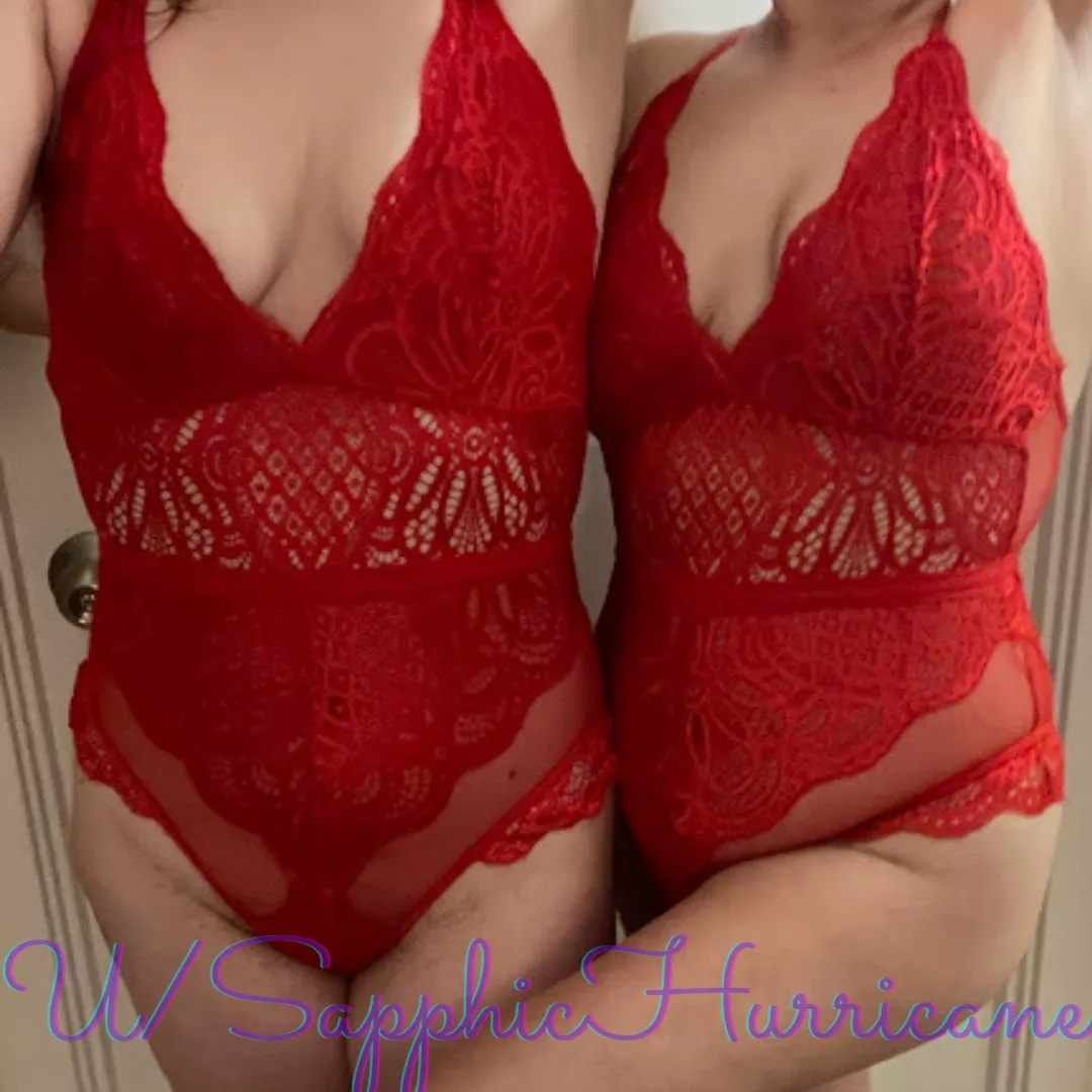 Sunny and Grey in matching red lingerie. ðŸŽ… posted by xoxogreyskies