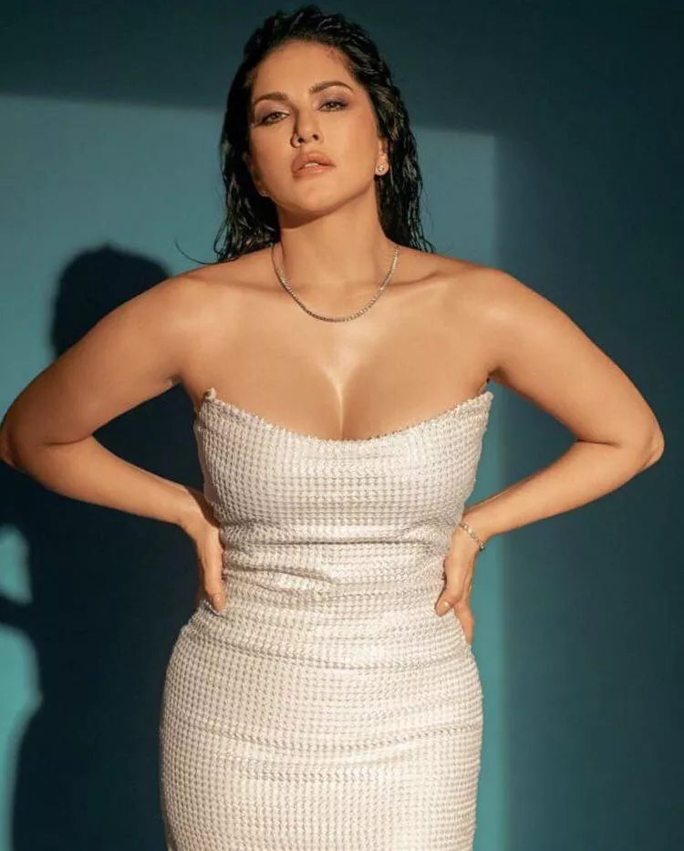 Sunny Leone posted by Anon23anon42