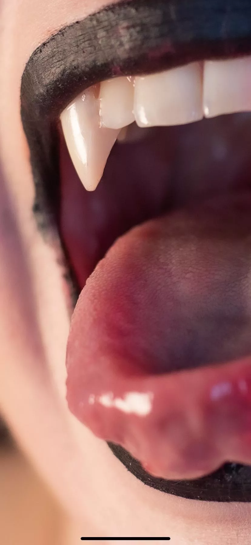 Super macro POV 👄 Stalactite or teeth? posted by plastixfangs