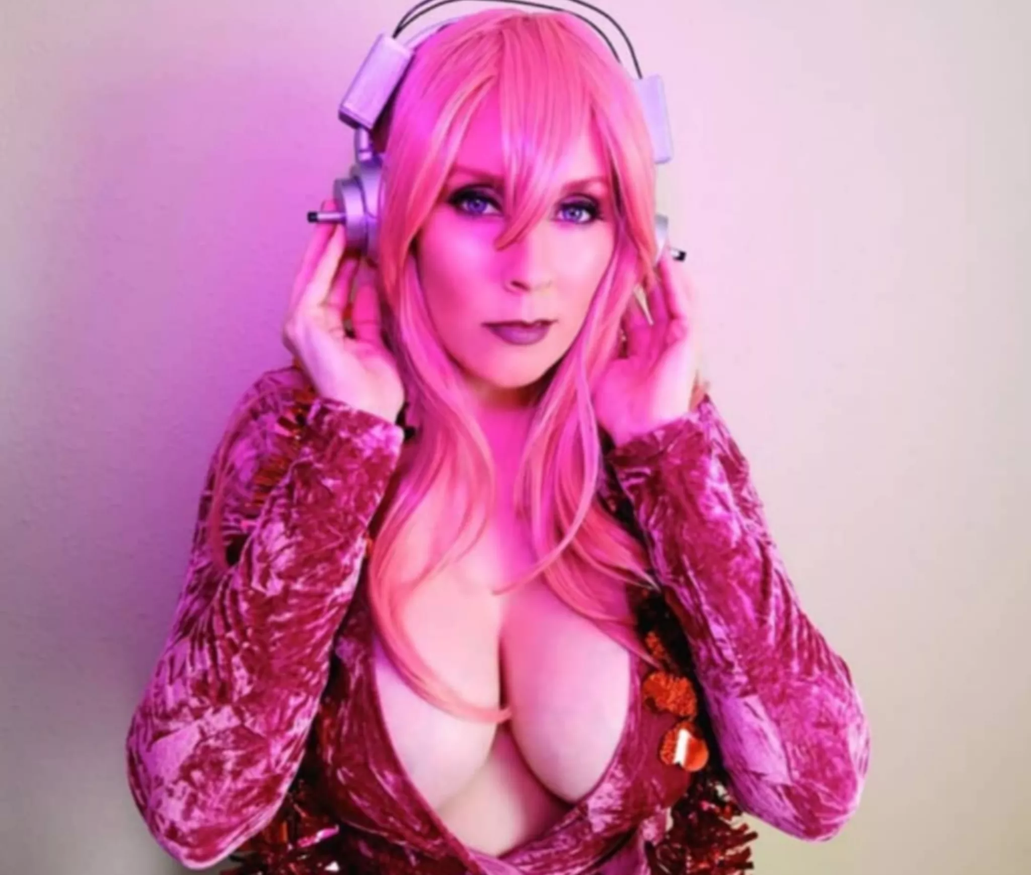 Super Sonico by Raven Widow posted by RavenWidowOF