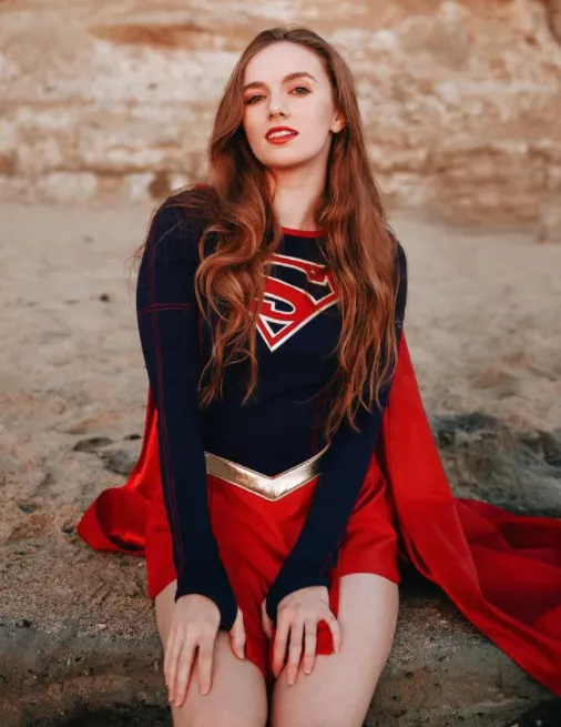 Supergirl by Darthlexii, Going to save the Earth!! posted by andreabudden