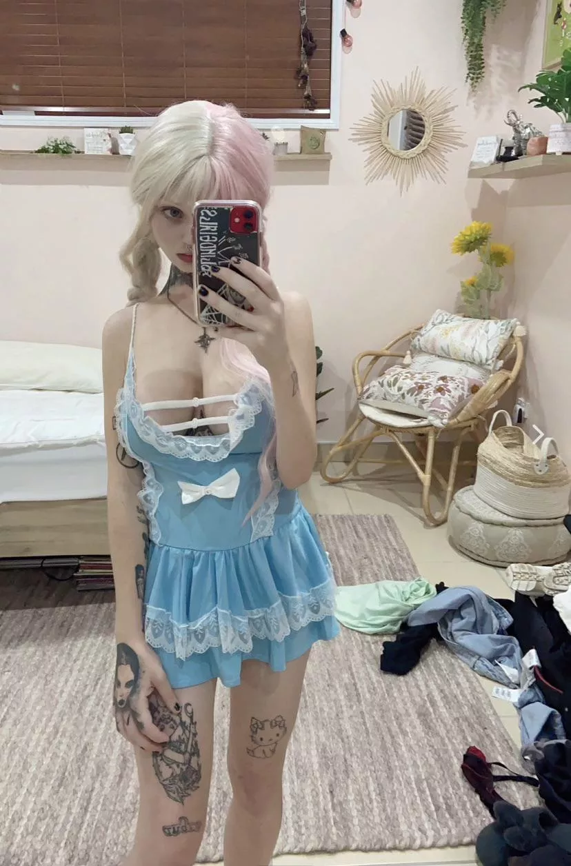 sweet lil pastel goth gurl posted by shanhello