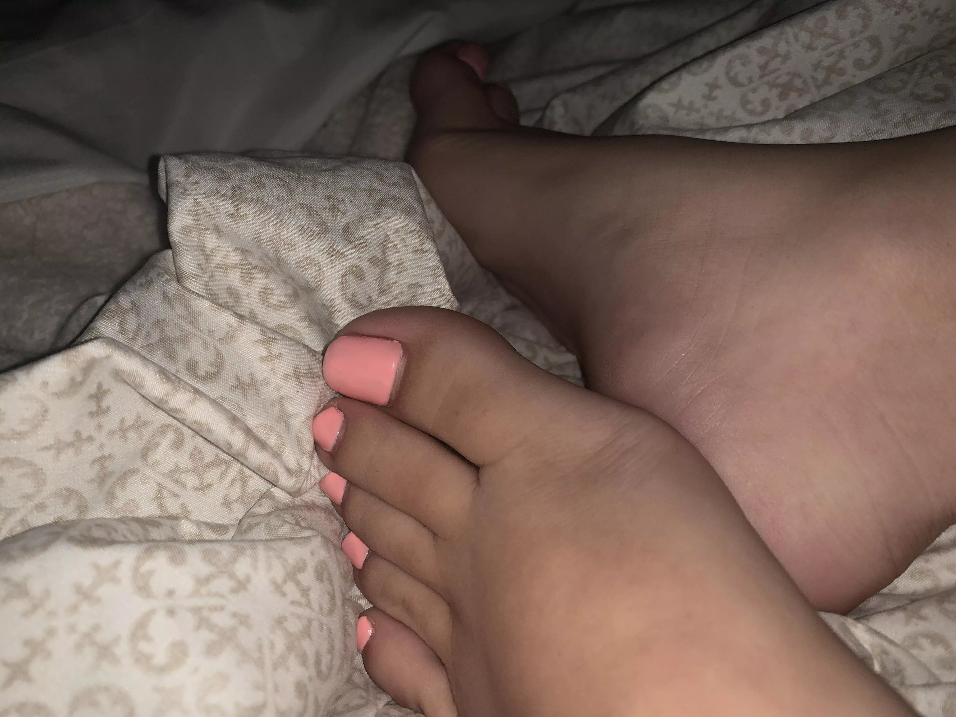 sweetest soles🥰 posted by kuhmeelwhorehey