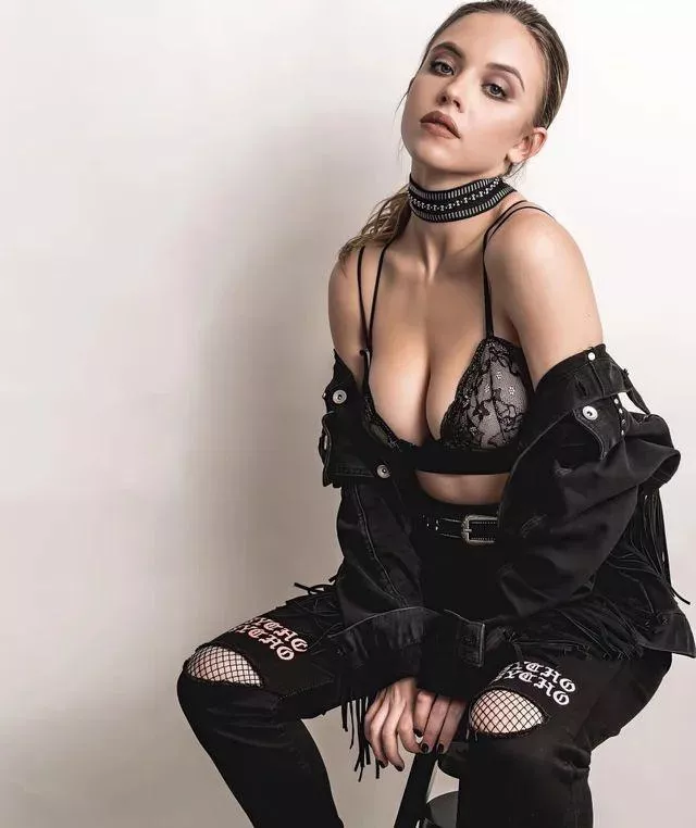 Sydney Sweeney posted by brimto