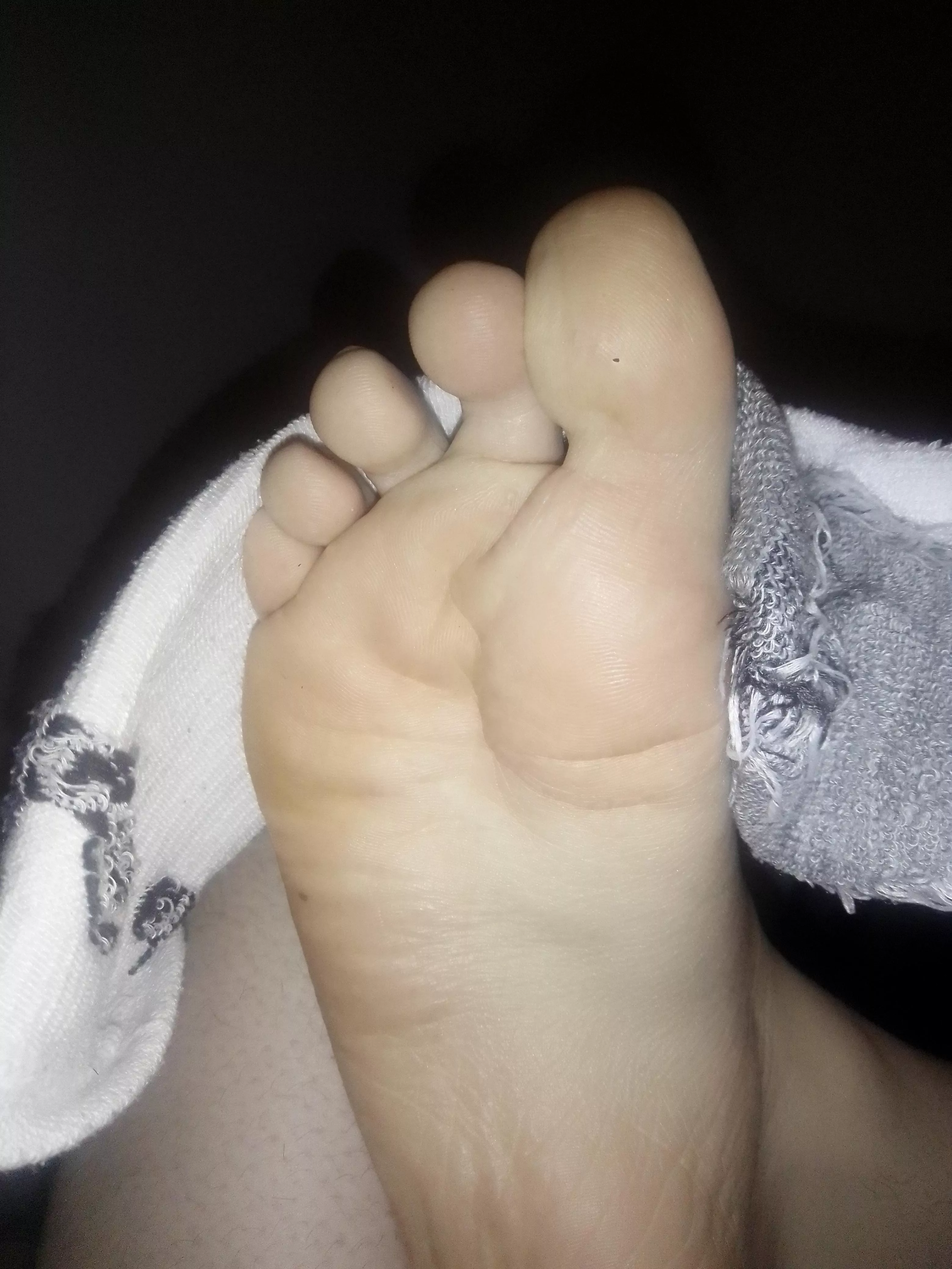 Take a long sniff , inhale my scent then begin to worship my smooth soles , and don't forget the toes 😈 posted by Nano3689