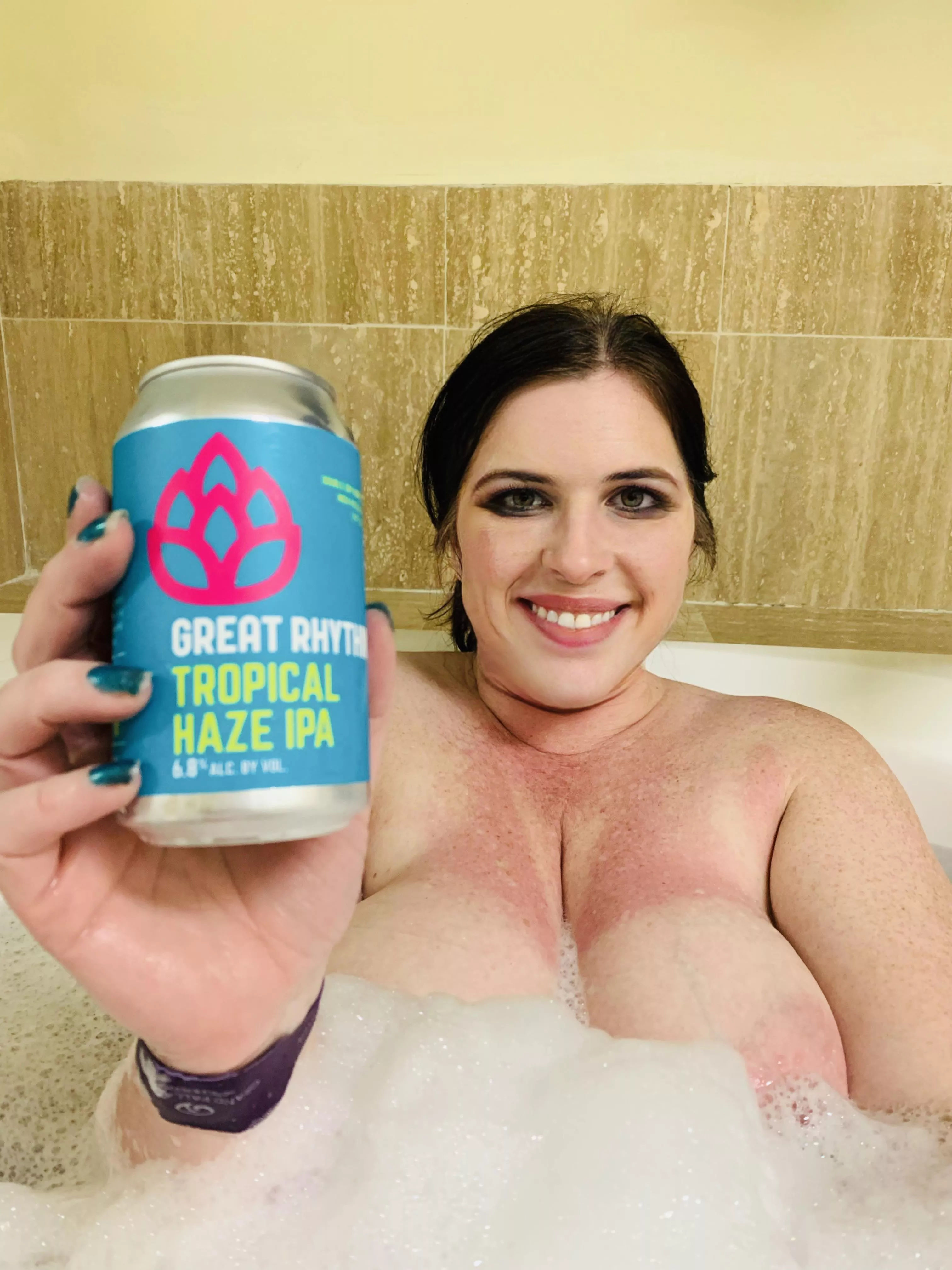 Taking a bath with my bestie in Jamaica with an ipa we smuggled into Jamaica. Such a great NH beer. posted by Granitestaterxxx