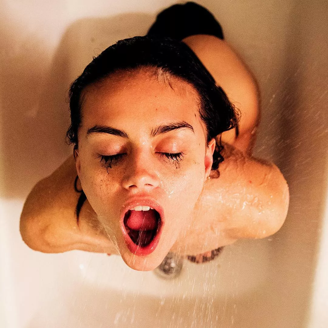 Taking a shower with Rachael Lange posted by Fallus_Maximus