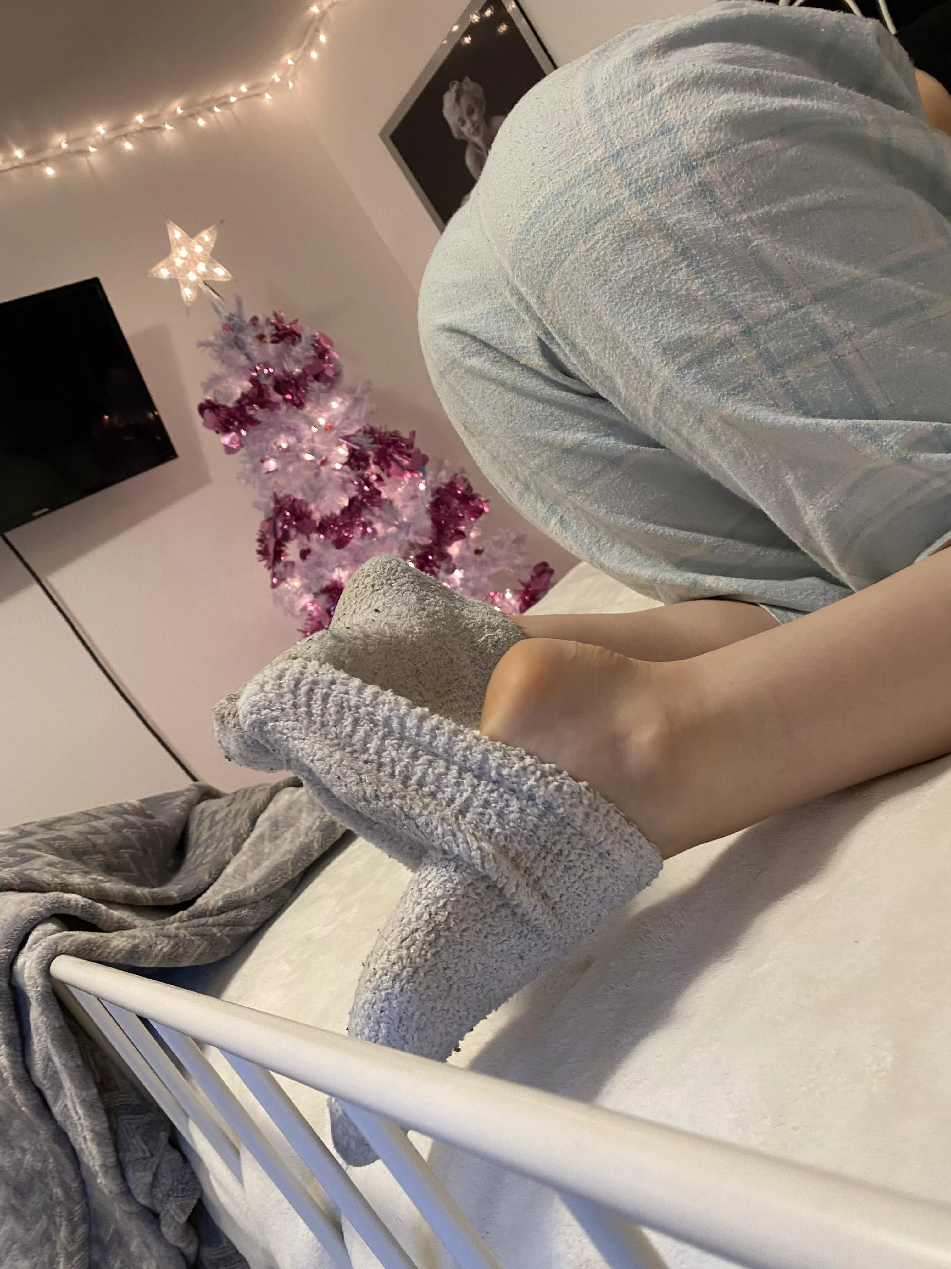 taking off my dirty smelly socks posted by princesslivvy33