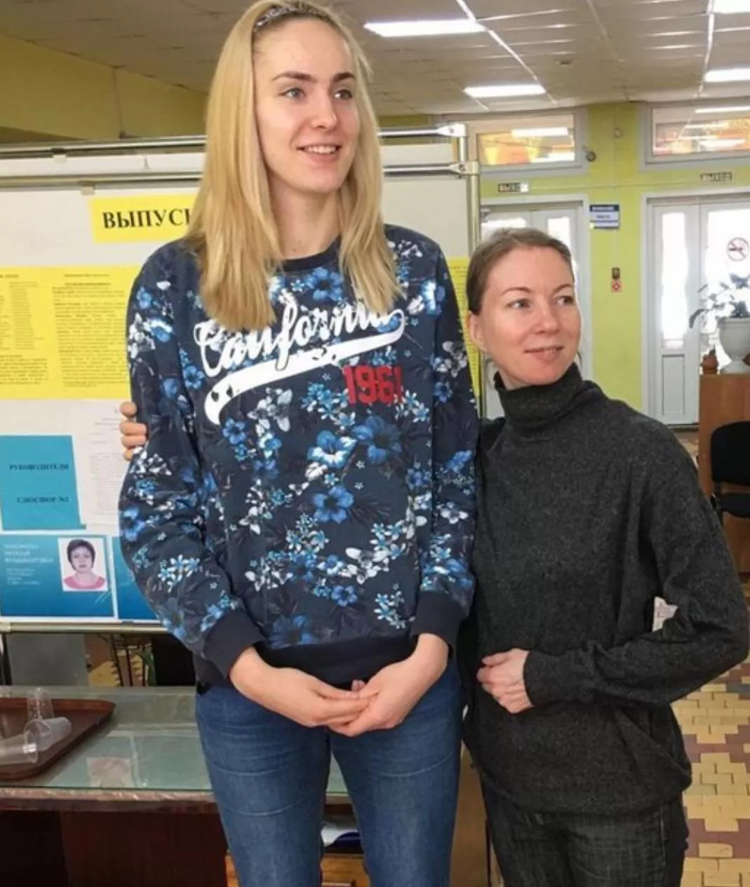 Tall daughter short mom posted by Motherfuckinruckus