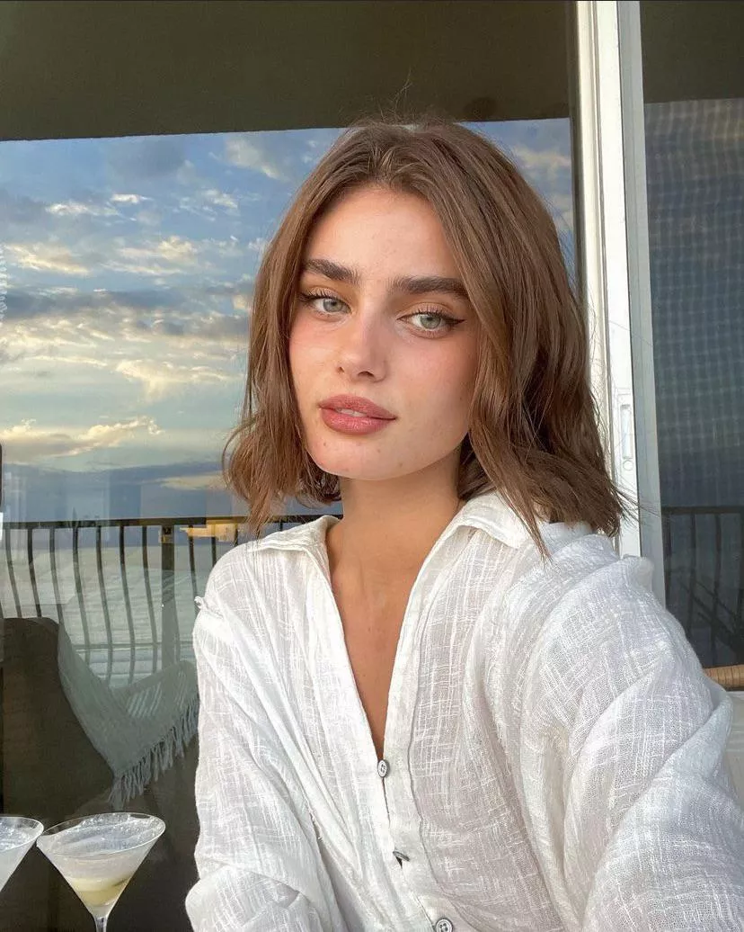 Taylor Hill posted by bobbyUP-MKII