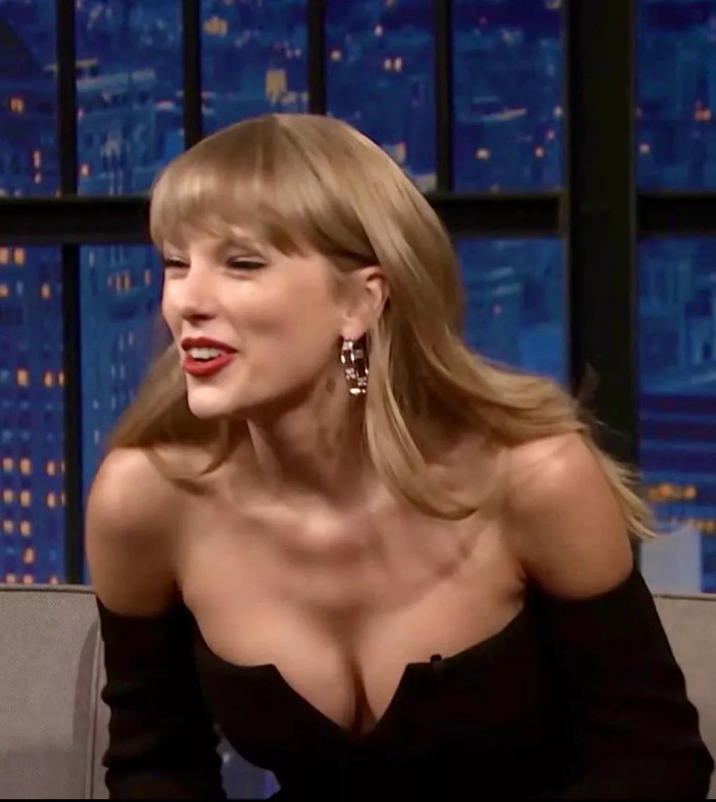 Taylor Swift has an amazing pair of tits! posted by STARBOY_100