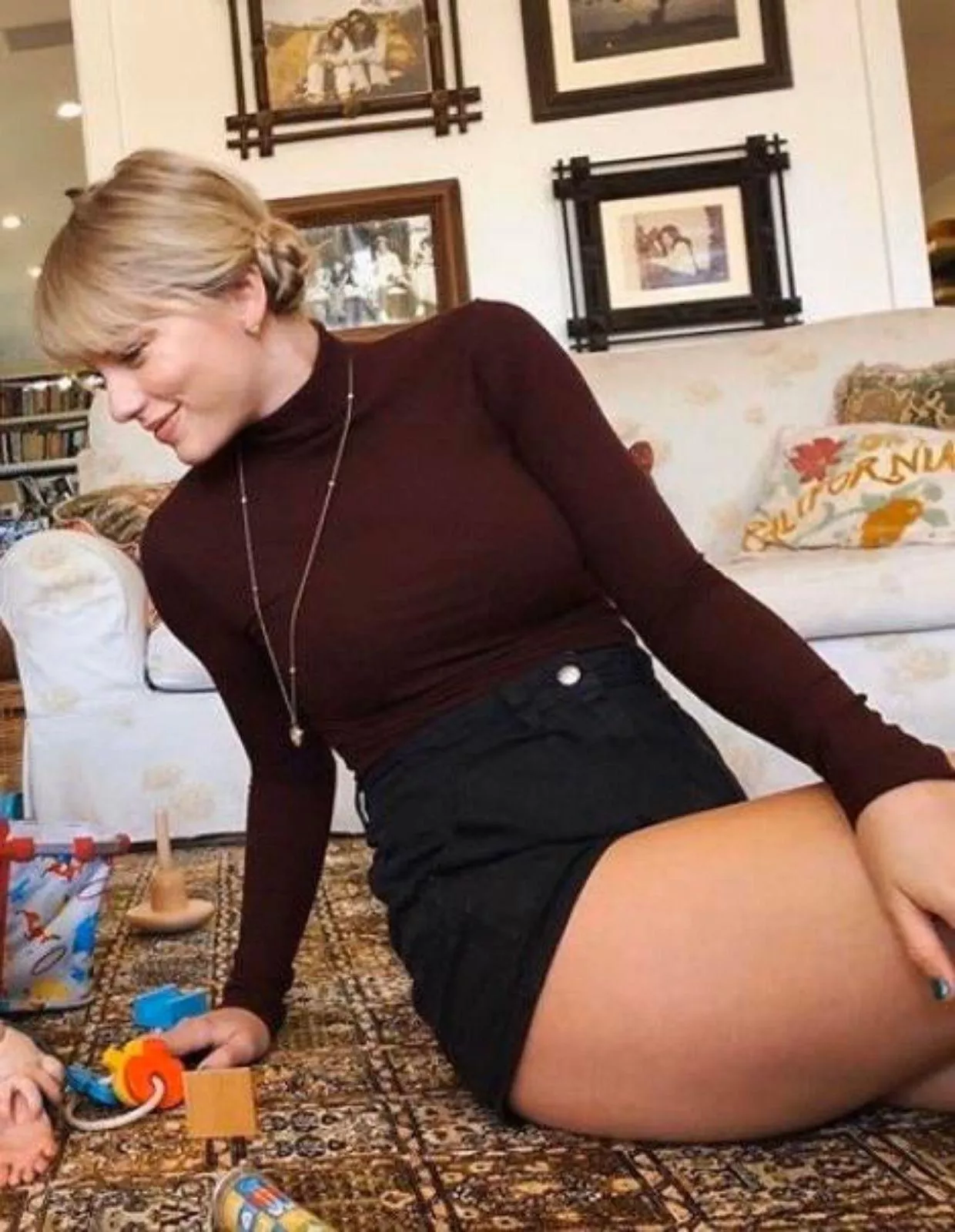 Taylor Swift’s juicy thighs have me so horny posted by Argonath71