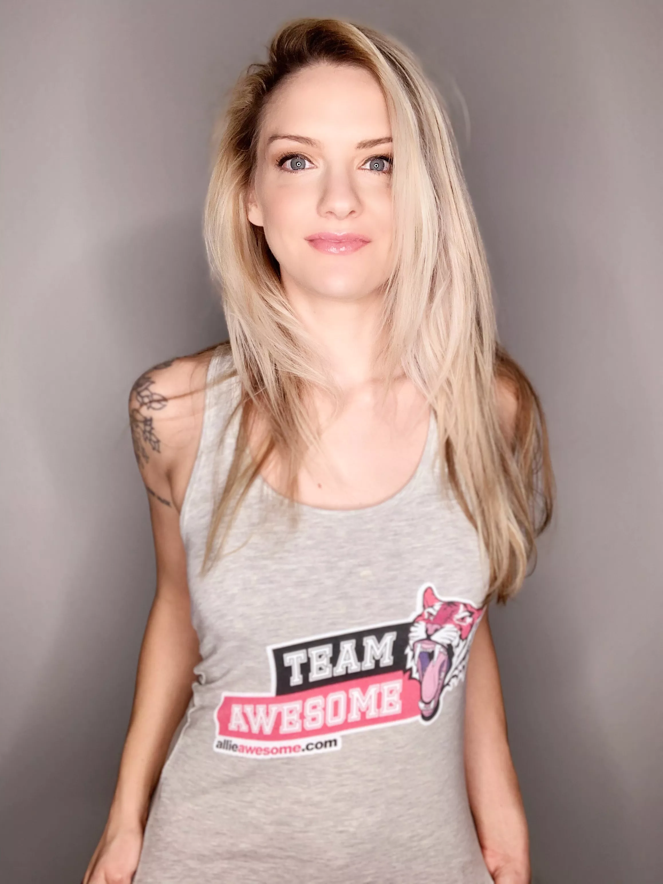 Team Awesome tank top [f][oc] posted by AllieAwesome415