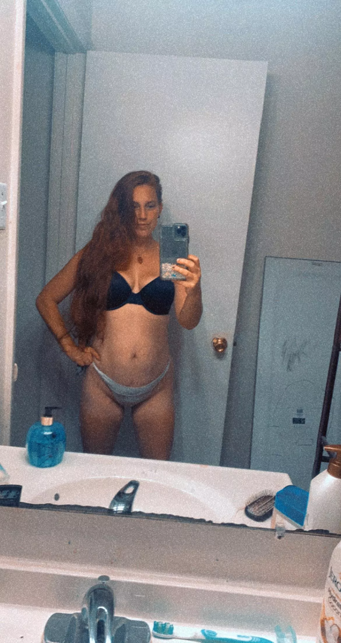 Tell me what you think of my mom bod 😘 mom of 5 posted by Hotmomma_1116