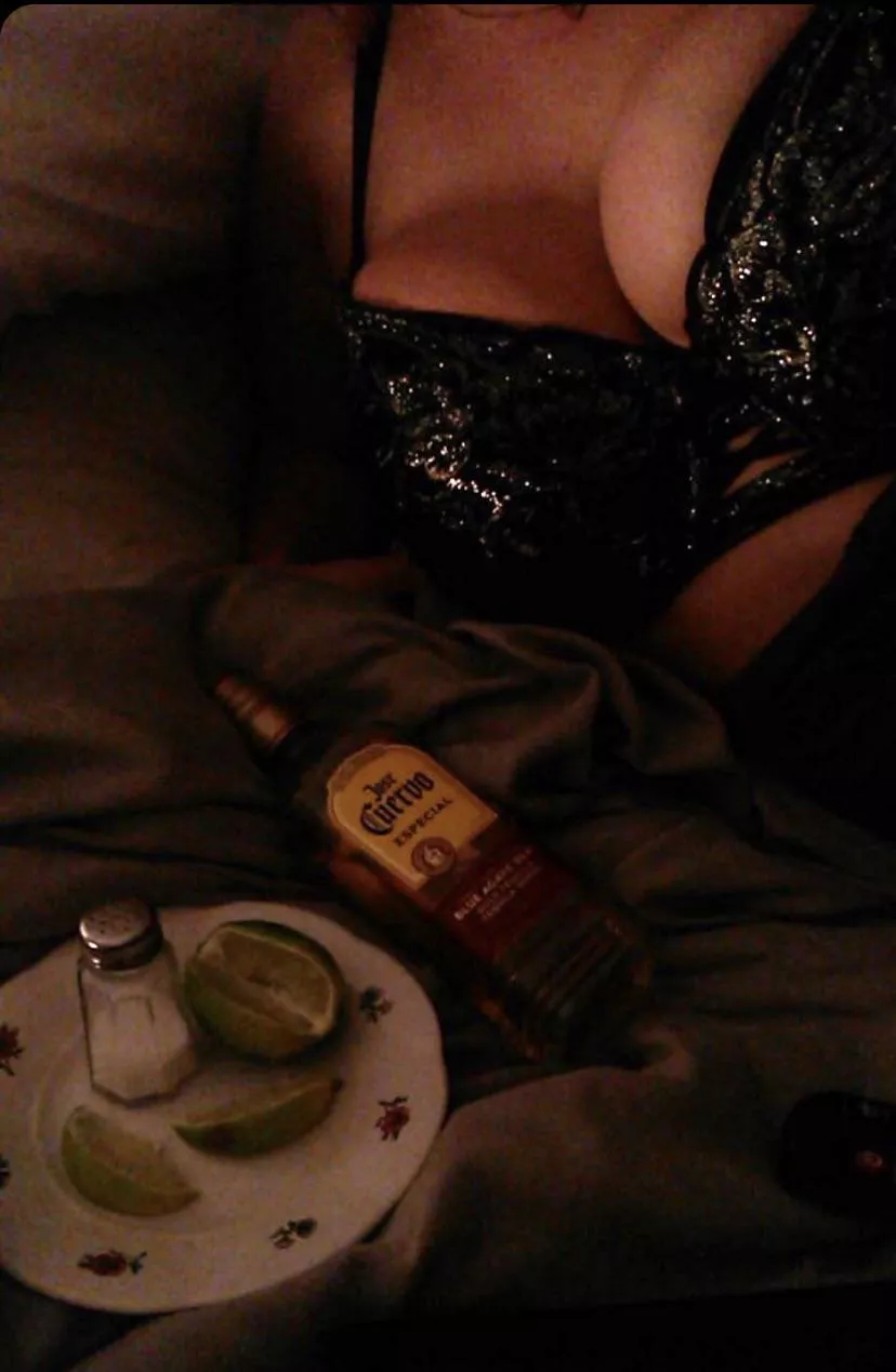 Tequila shots in bed make fucking so wild posted by Bustyhousewifey