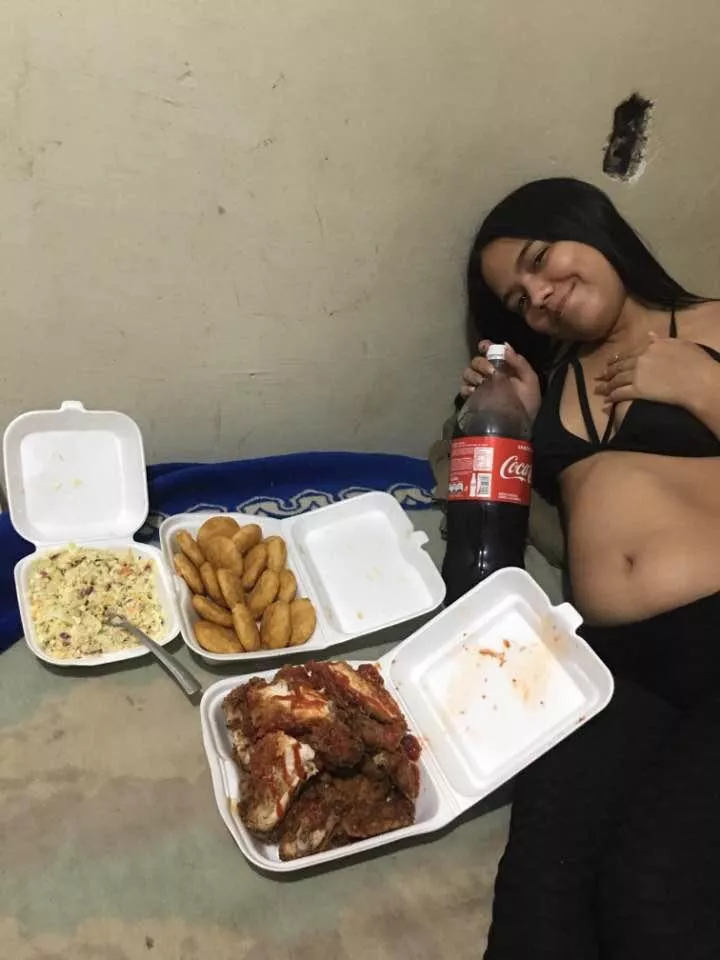 that delicious fried chicken loved it, I almost blew it kik gamezmichelle04🐷🐷 posted by michelle-04