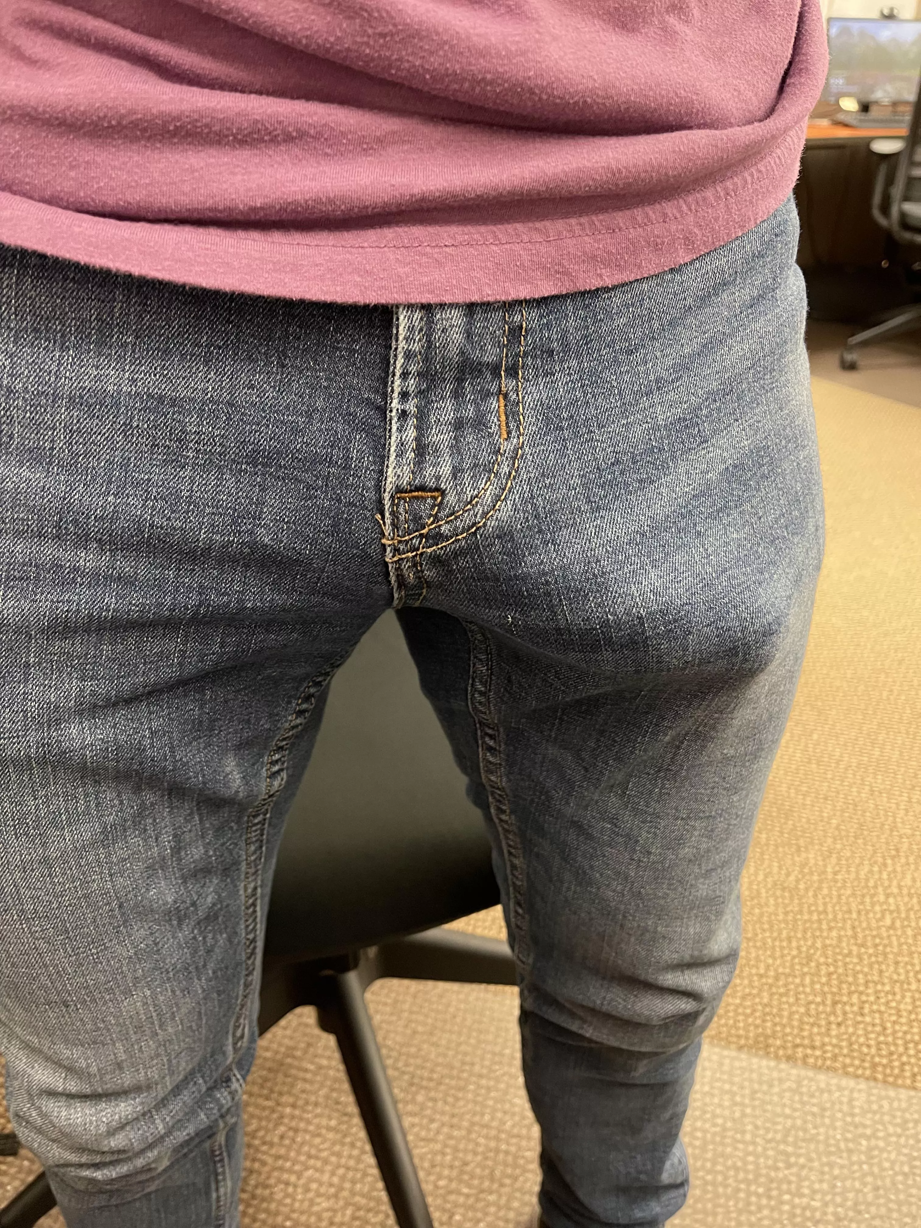 That’s what I get d’or going commando on casual Friday! posted by Taman92