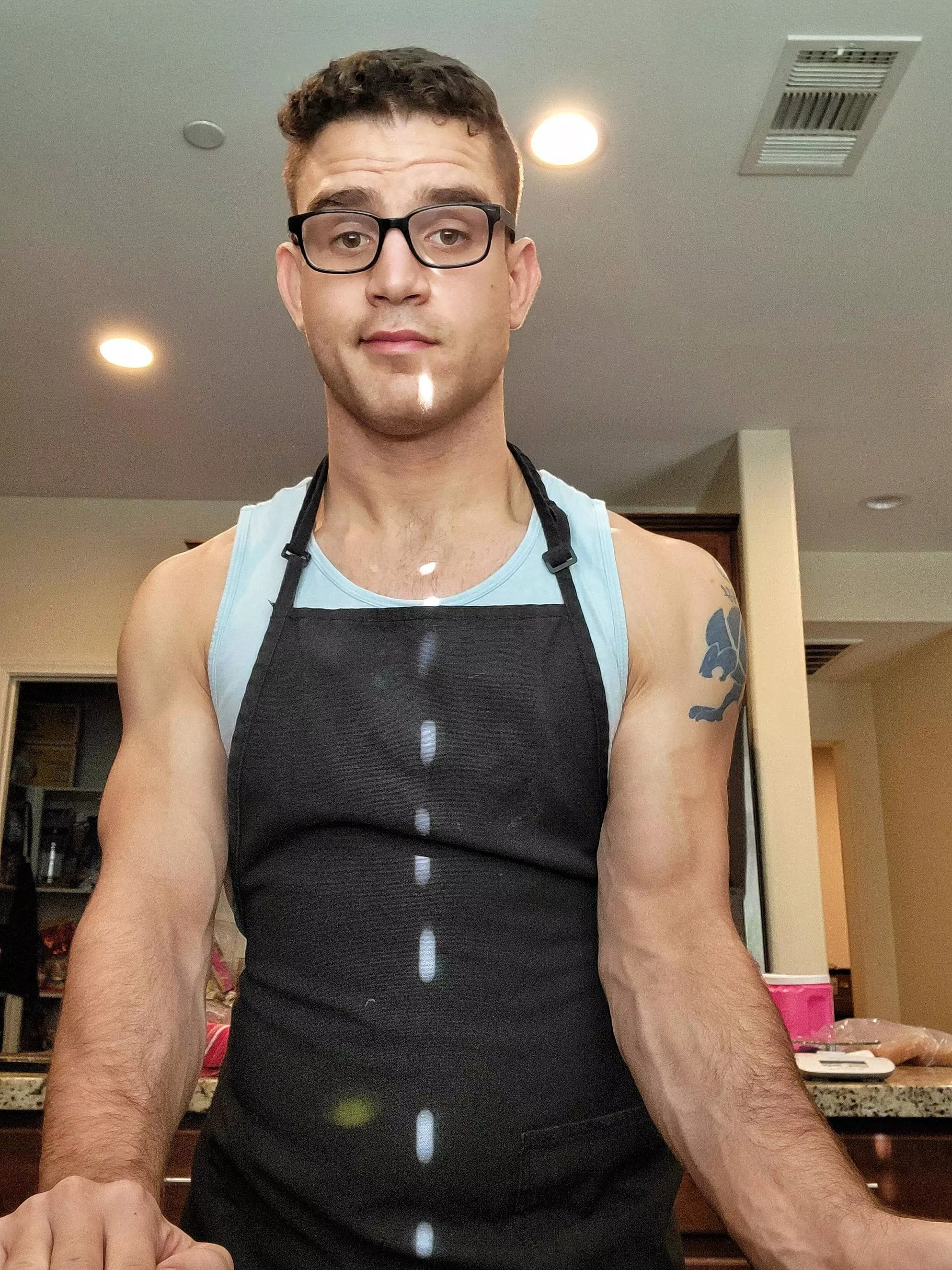 The apron makes me feel professional ðŸ˜‚ posted by double-leg-day