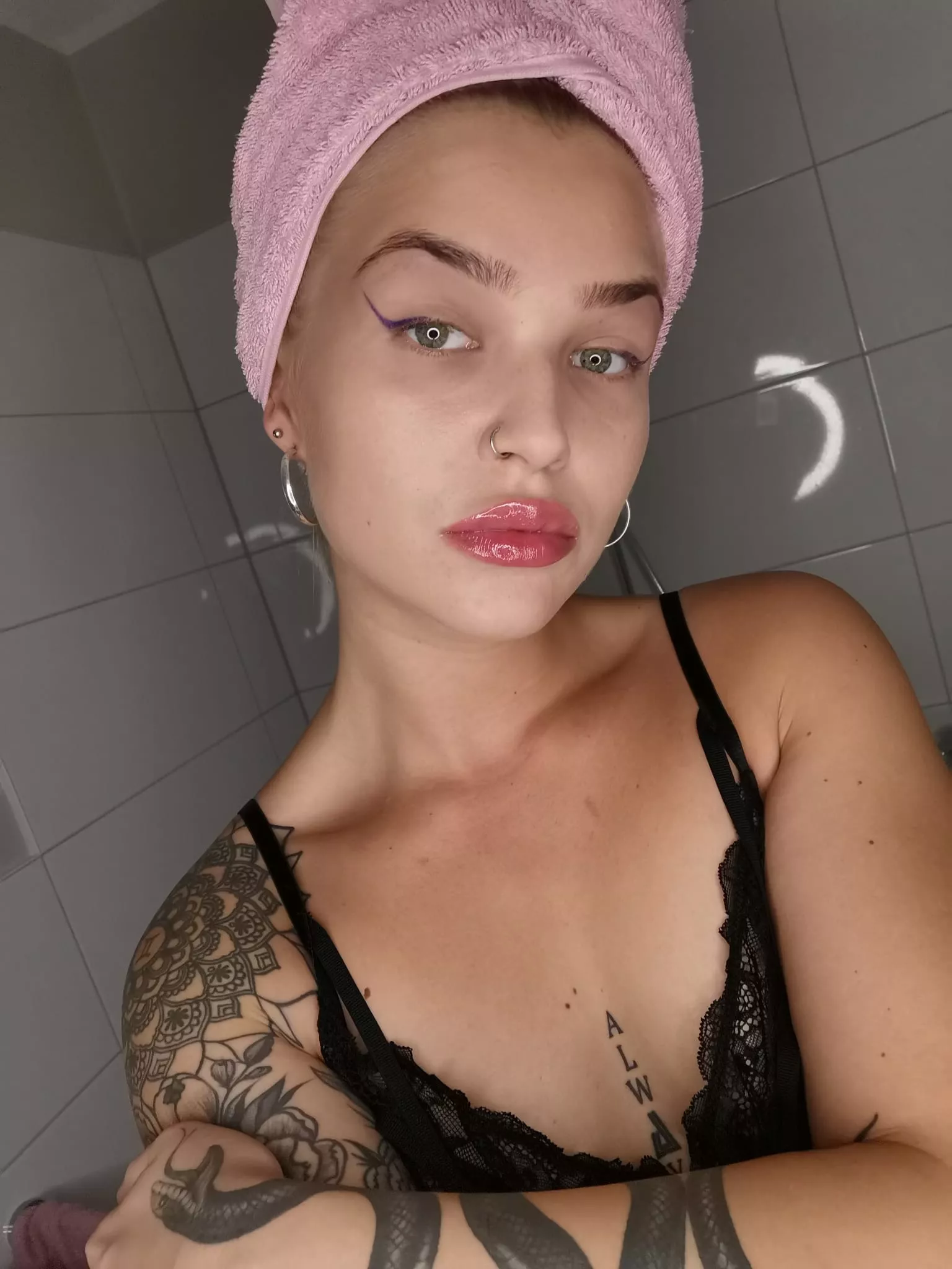 The bathtub is so empty without you baby posted by superstarxzoebaker