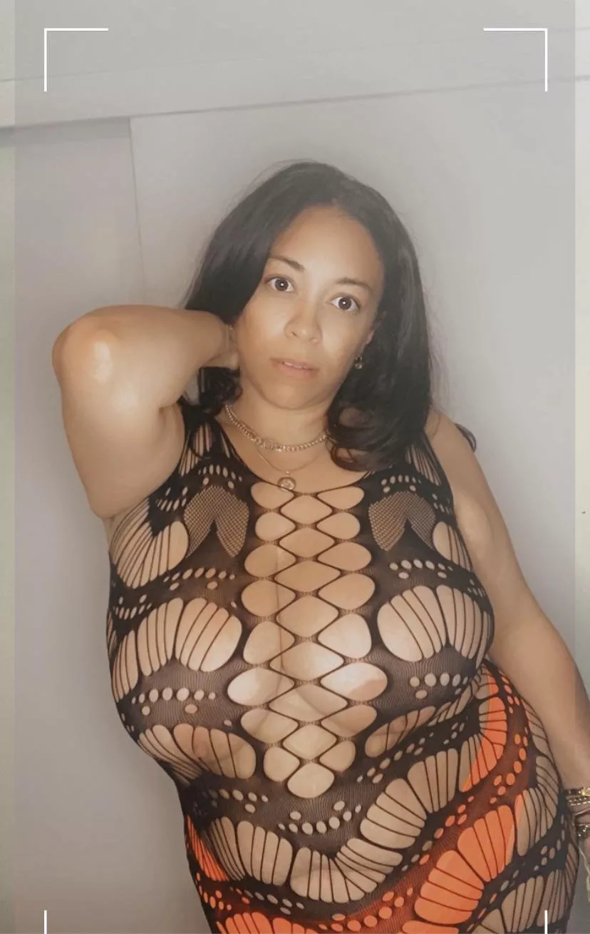 The best stacked milf in all of LA posted by aspecinthewind