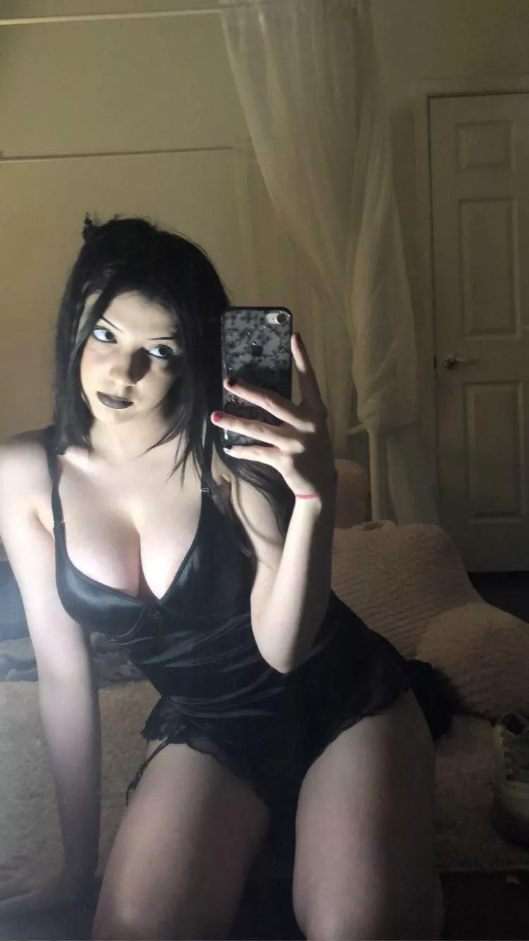 the big titty goth gf in ur dreams <3 posted by ivy6luv