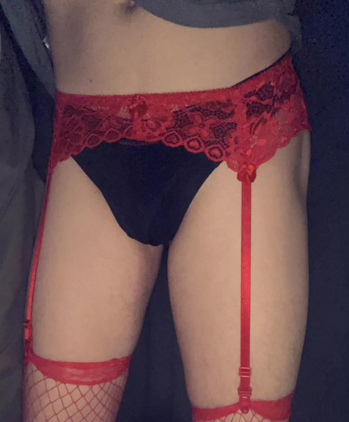 The color red makes me feel so sexy 🥵😍 posted by gaytwinkyy