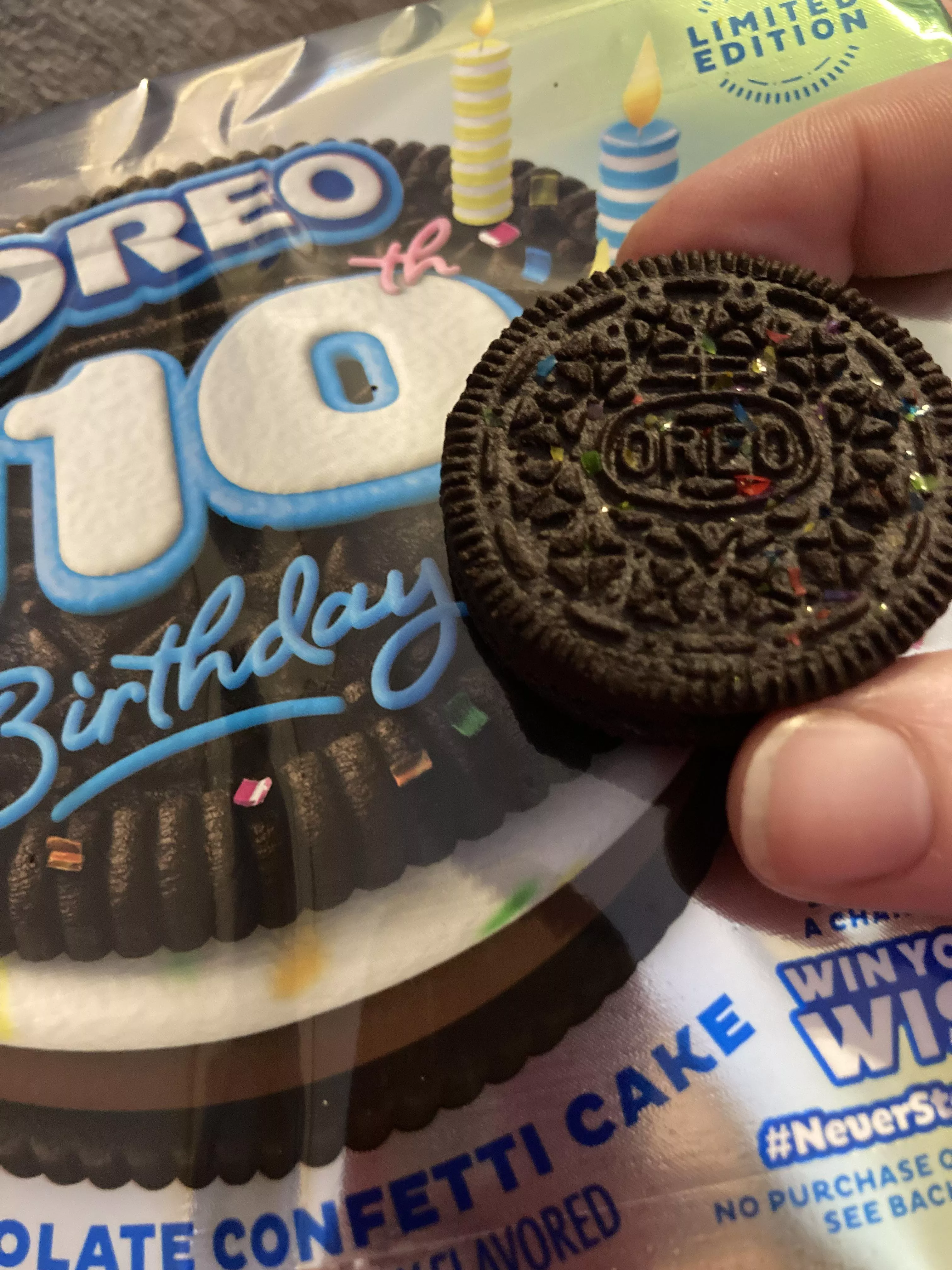 The confetti sprinkles on these new Oreos just have me feeling so smoll ðŸ¥ºðŸ¥° I love sprinkles ðŸ¥° posted by Scytle1