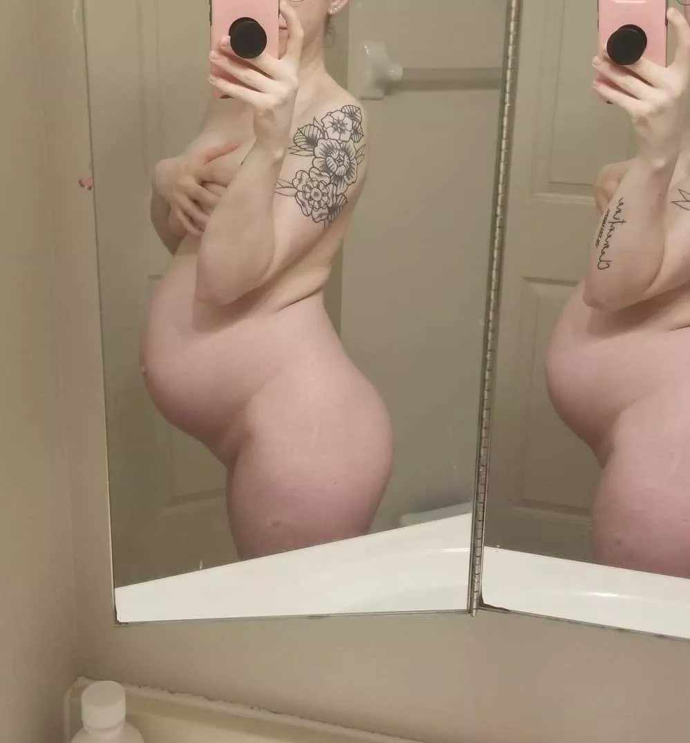 The dump truck of a booty an thighs I got when I was pregnant. posted by bby_giiirll