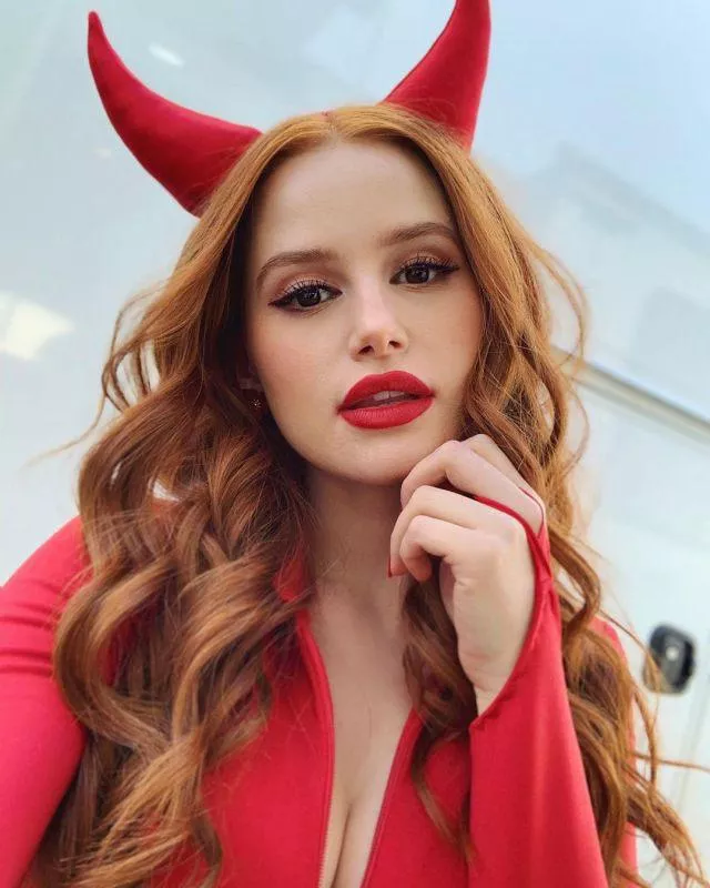 The intoxicating Madelaine Petsch â¤ï¸ posted by CaptainPower1000