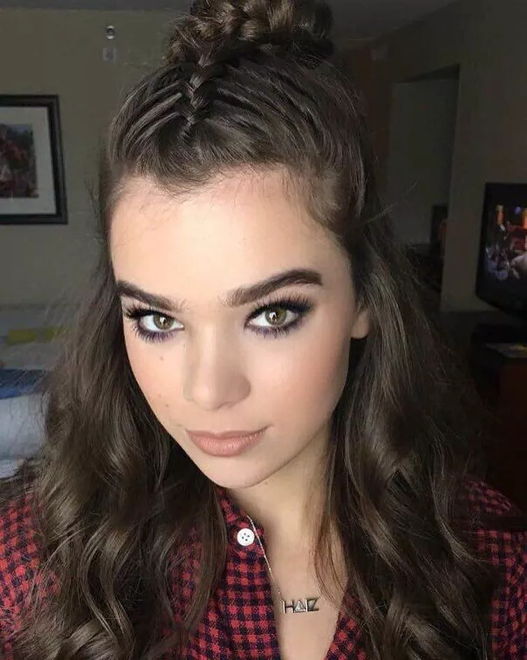 The lengths I would go to just to experience a Hailee Steinfeld blowjob posted by itsthehornypolice