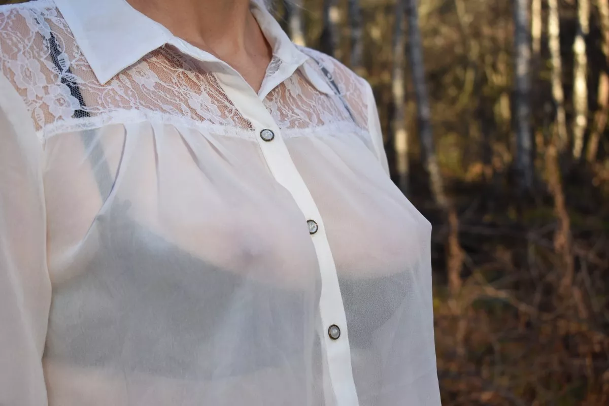 The light fabric of this shirt makes my nipples hard [OC] posted by MsMoonberry