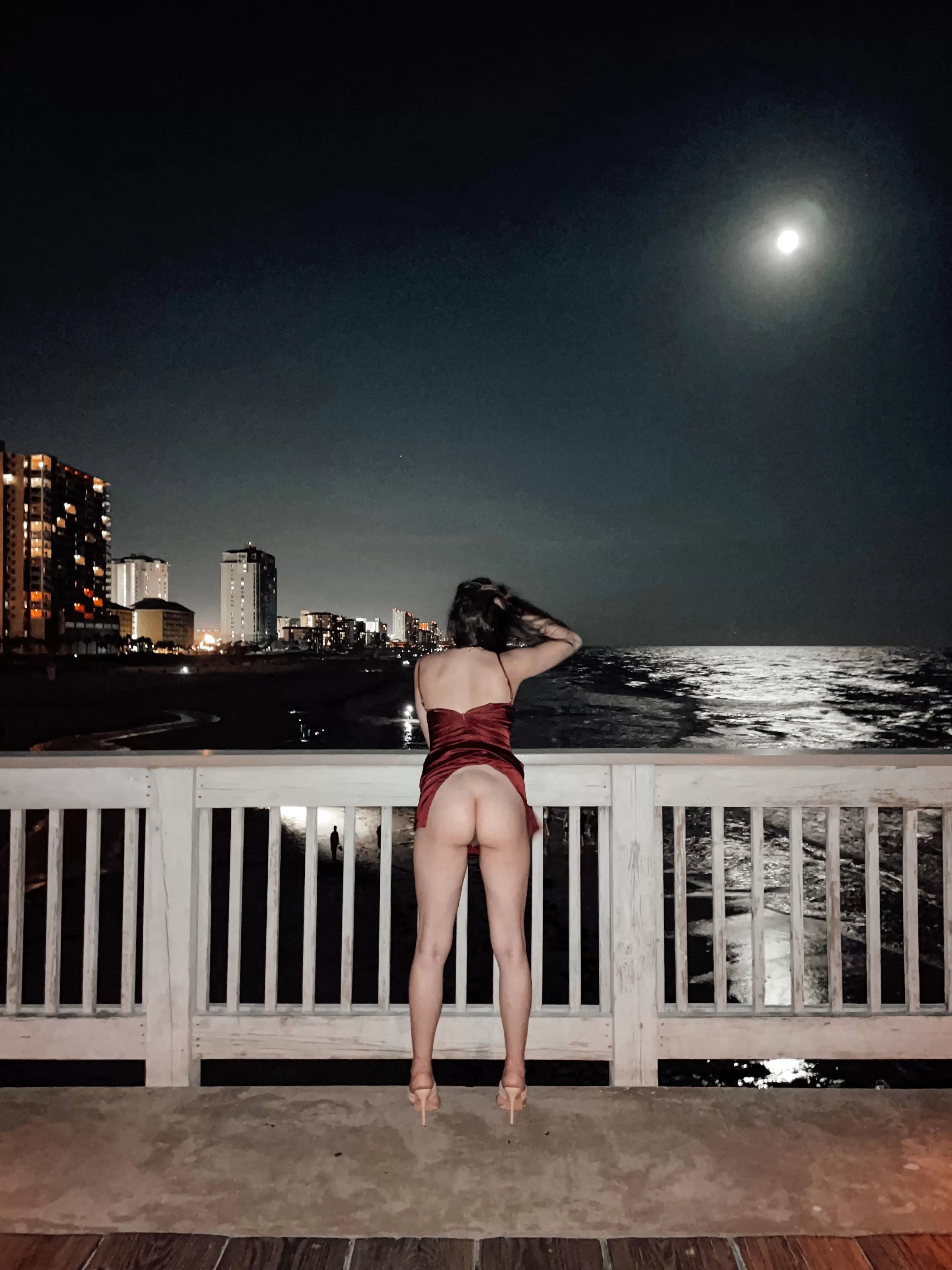 The moon was beautiful that night [f] posted by Illuminatingwmn