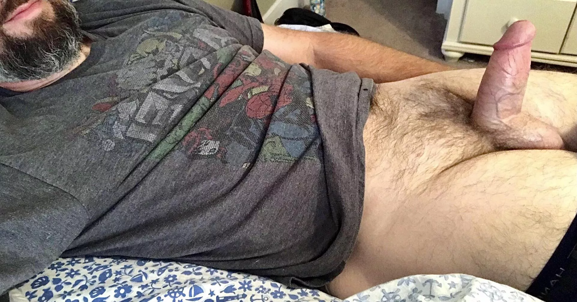 The nerdy neighborhood dad [45] has some free time. Can you can fit me in your…schedule? 🙂 posted by Hulk_Skywalker