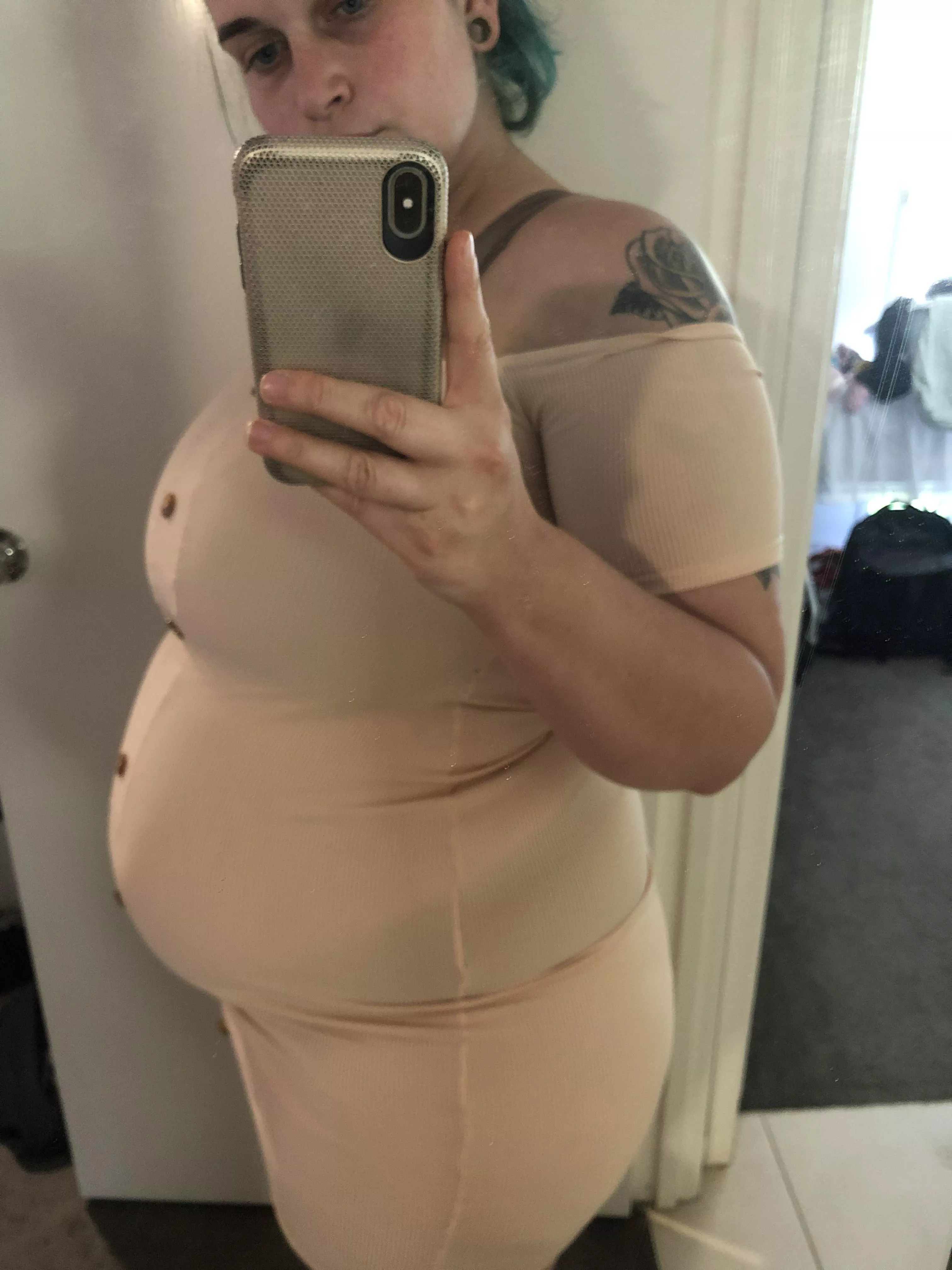 The pink dress is getting very tight again posted by keiralee26