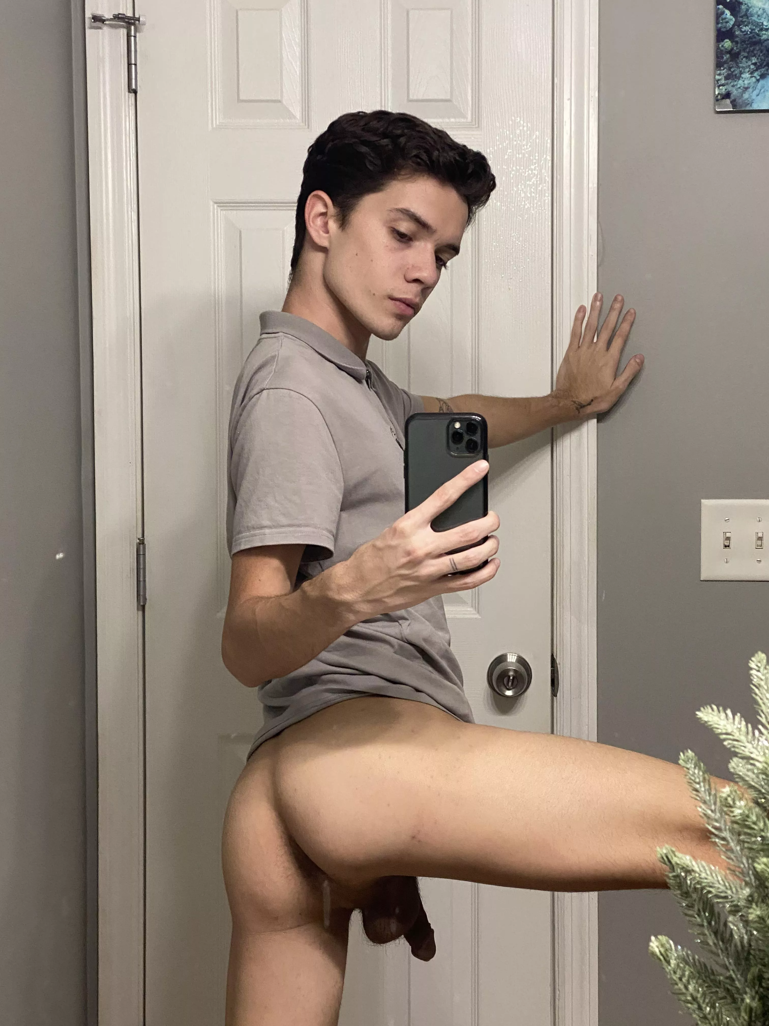 The stain on the mirror should be your load leaking out my ass ðŸ’¦ (20) posted by twinklingjoint