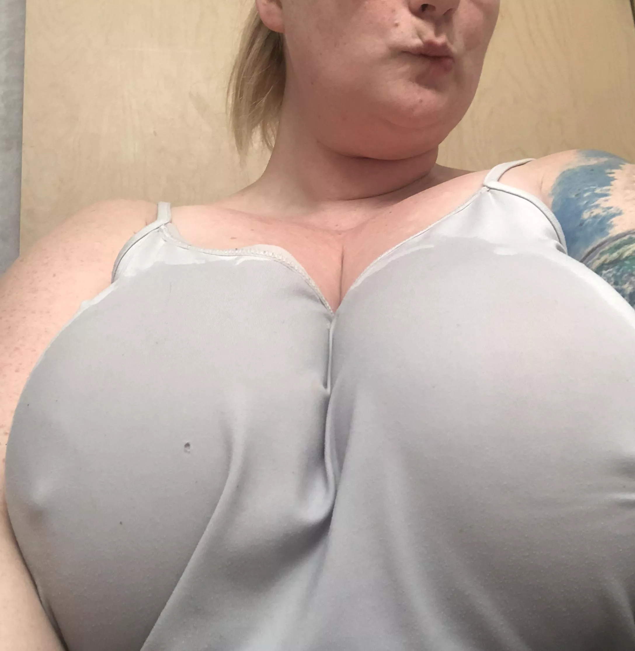 They want to come out and say hi what do you think of my wife posted by jack198516