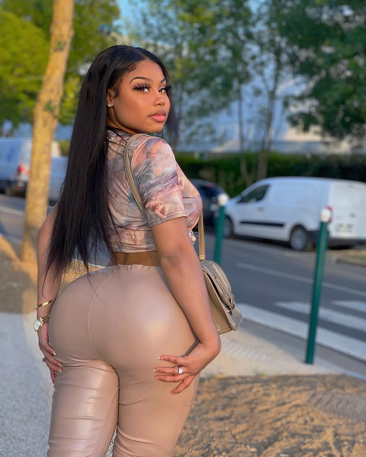 Thicc posted by Poualonai