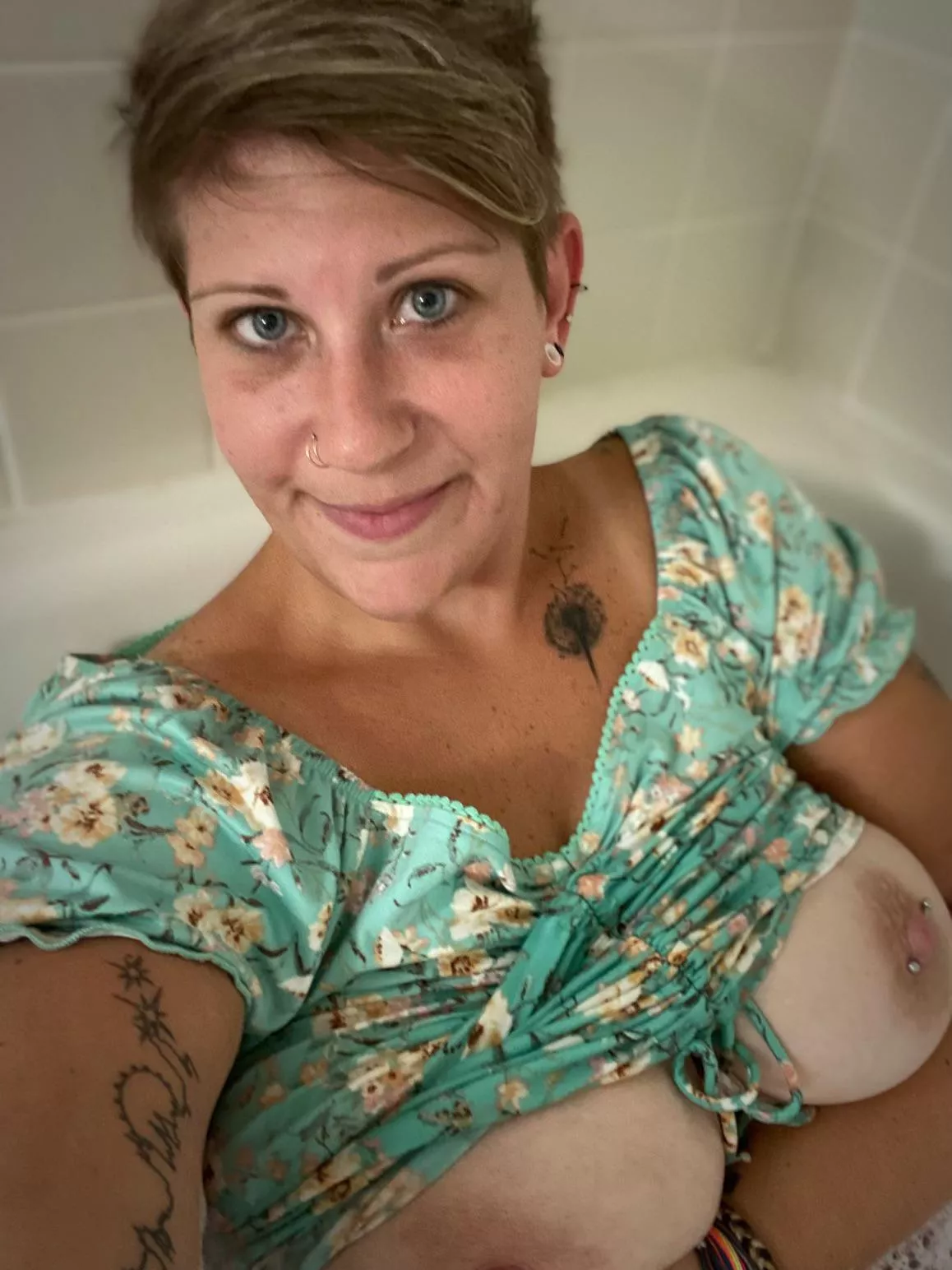 Thicc curvy tatted and pierced MILF gone bad! ðŸ˜ˆ Would you play with me???ðŸ˜‡ðŸ˜˜ posted by LiciPeeci