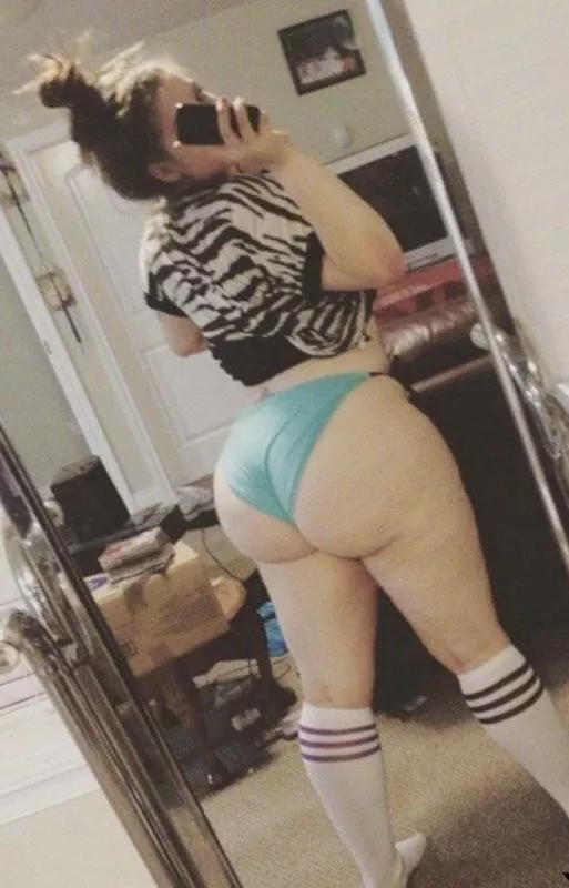 Thiccc PAWG. posted by TheEagle1776