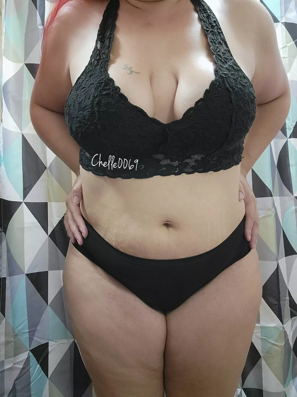 Thick and juicy in all the right places! Book a session with this Canadian milky milf and lets have some fun!:) Available now! [GFE] or [sext] & [Cam]sessions! Custom[vid] & Cock[Rate] [Fet]ish friendly! Inquire about custom/pre-made [vid] and/or posted by Chelle00069