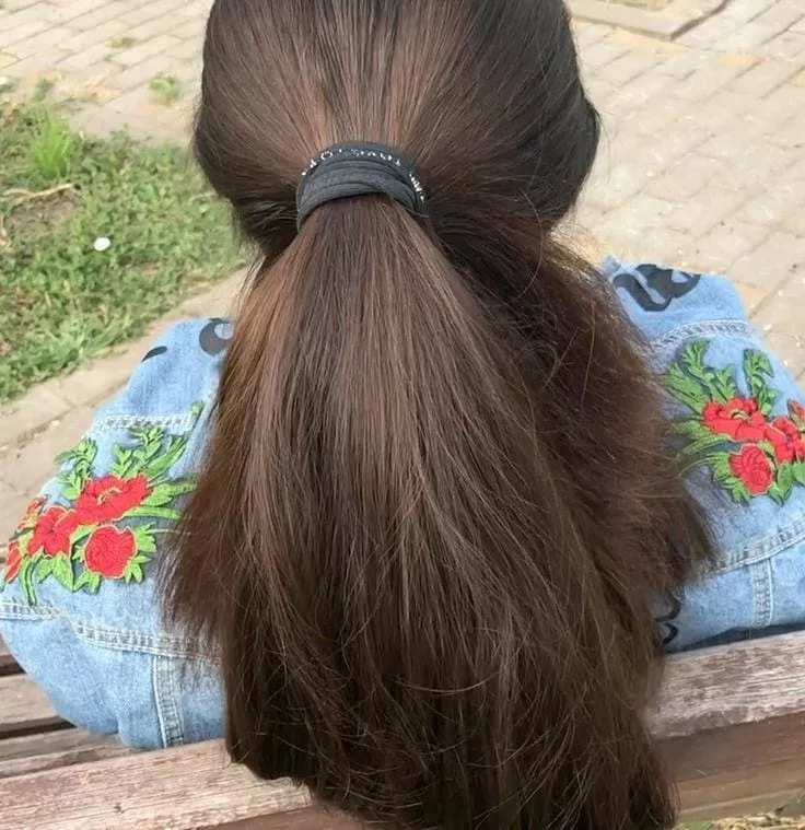 Thick brunette ponytail posted by maxsmithdfw13