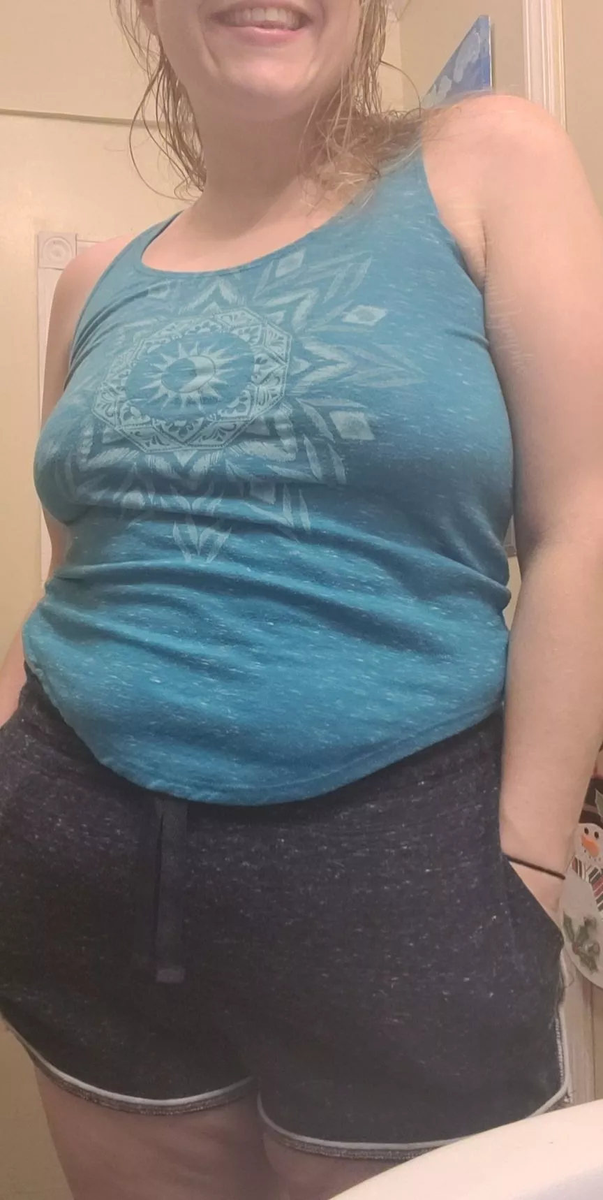 Thick mommy🥰 [31F] posted by MommyNympho