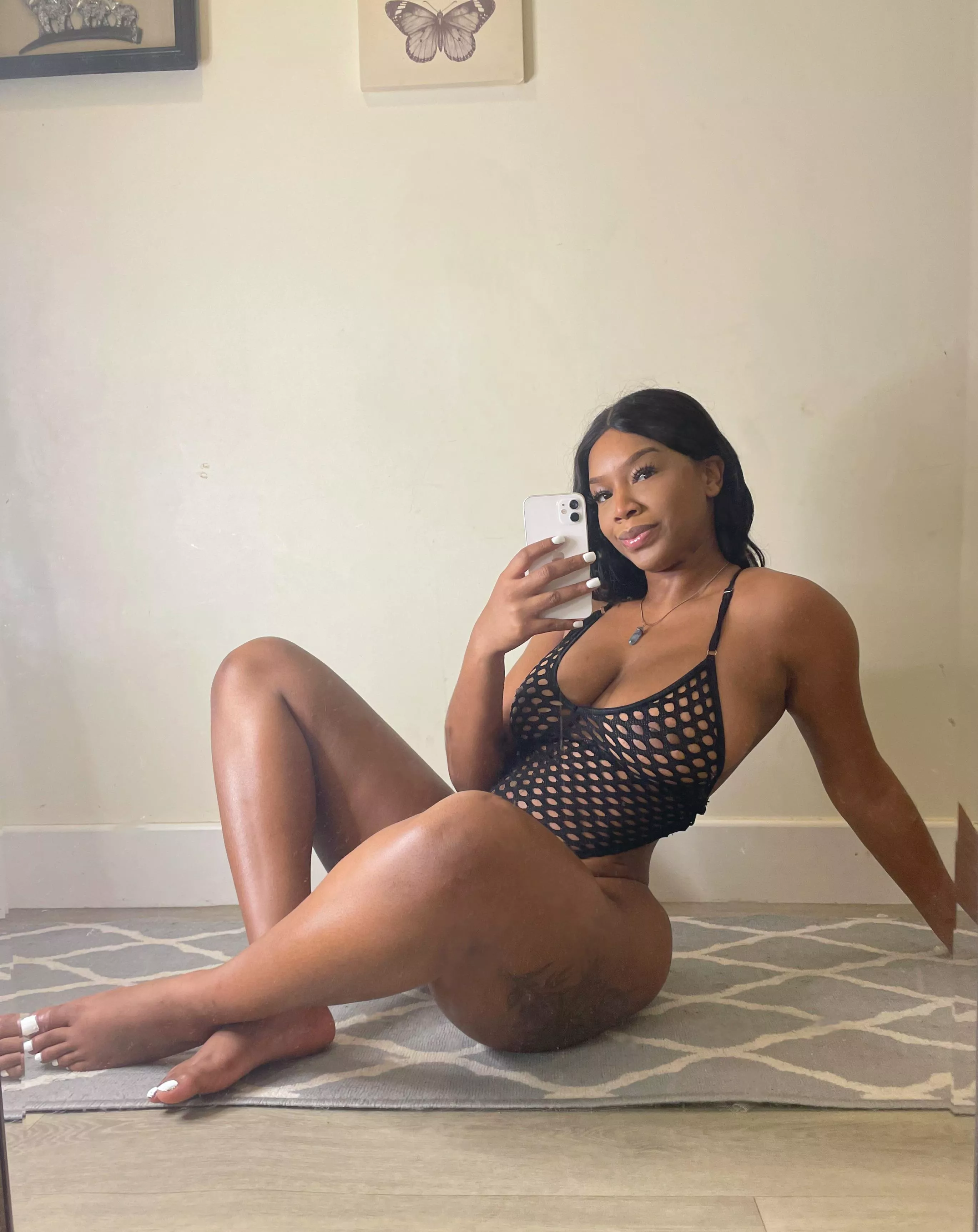 Thighs for days posted by laceyteetee