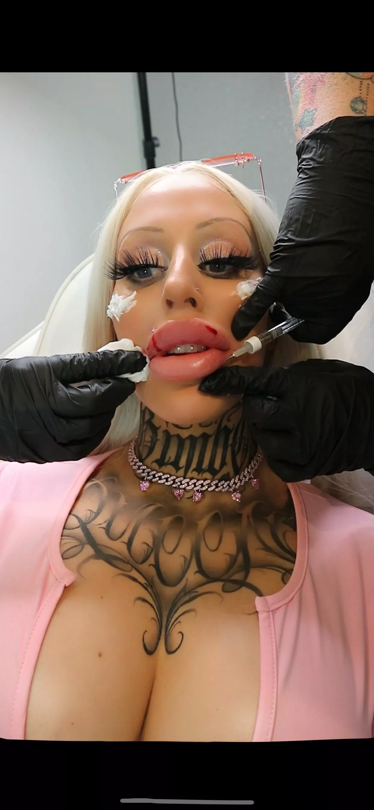 Thinking about dick as I’m getting injected w more plastic 💉 I love being a bimbo fuck doll 💘 posted by Alicia_amira