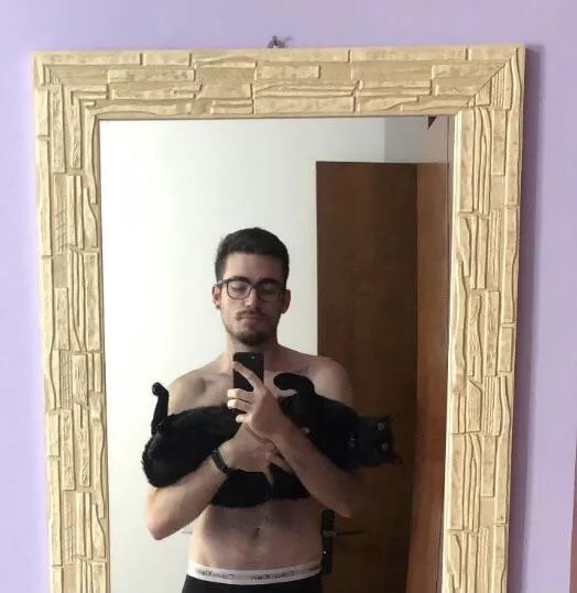 Thinking about rocking this crop top on my next family reunion. Thoughts? posted by Plastic-Difference30