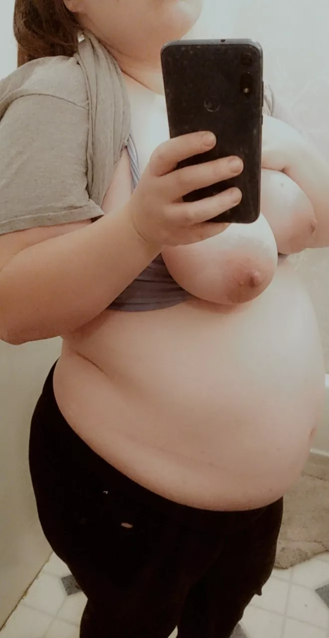 Third trimester = horny 24/7 posted by preggobbwmilf